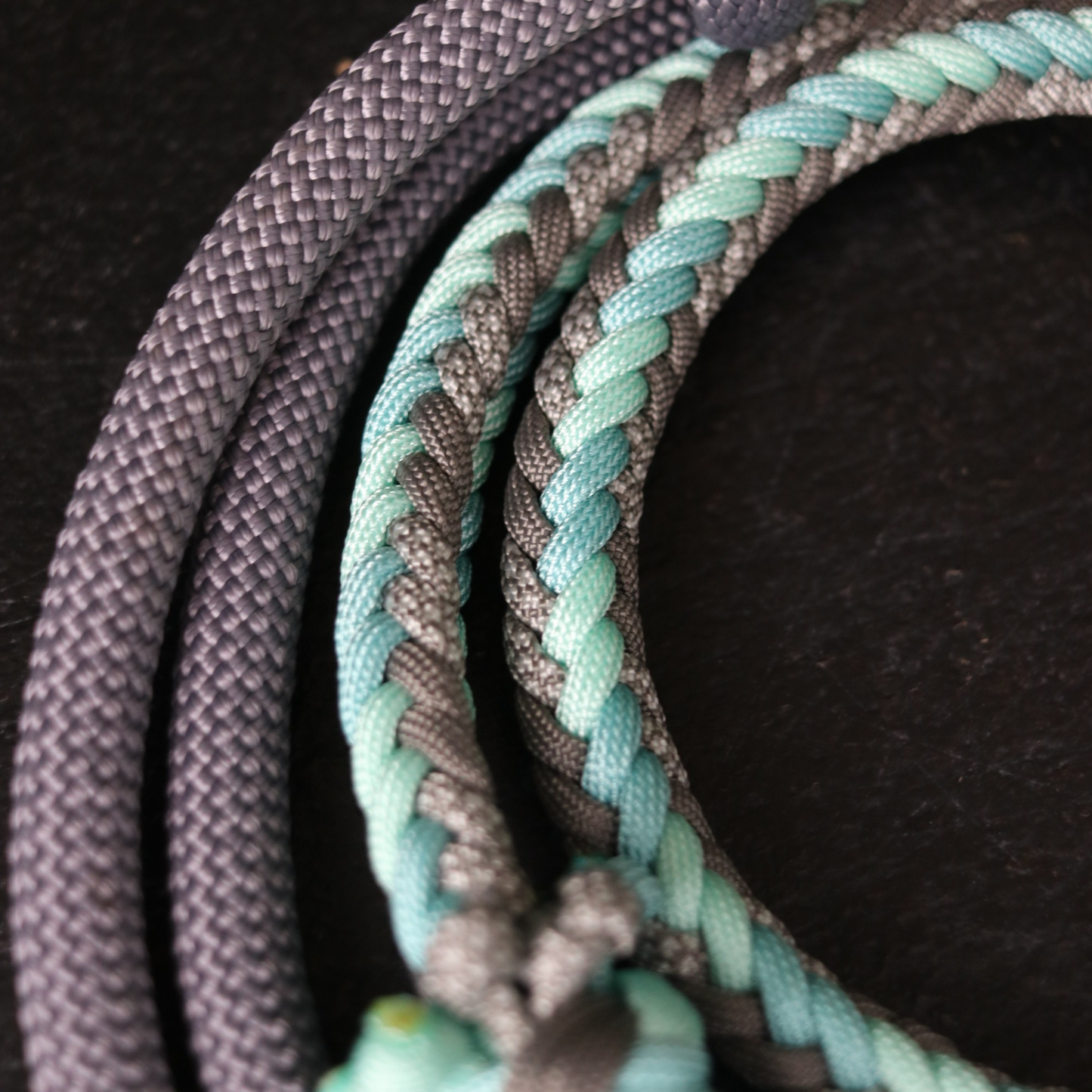 Paracord/ Tau Leine "Herringbone" in Grau und Winter