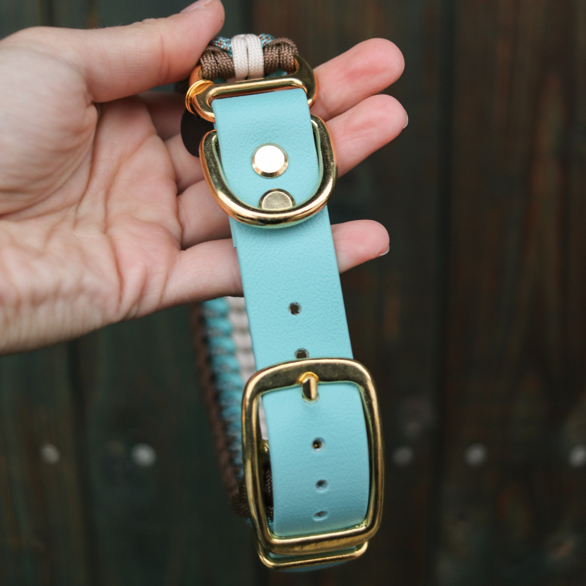 Paracordhalsband "Shining" in Türkis und Haselnuss