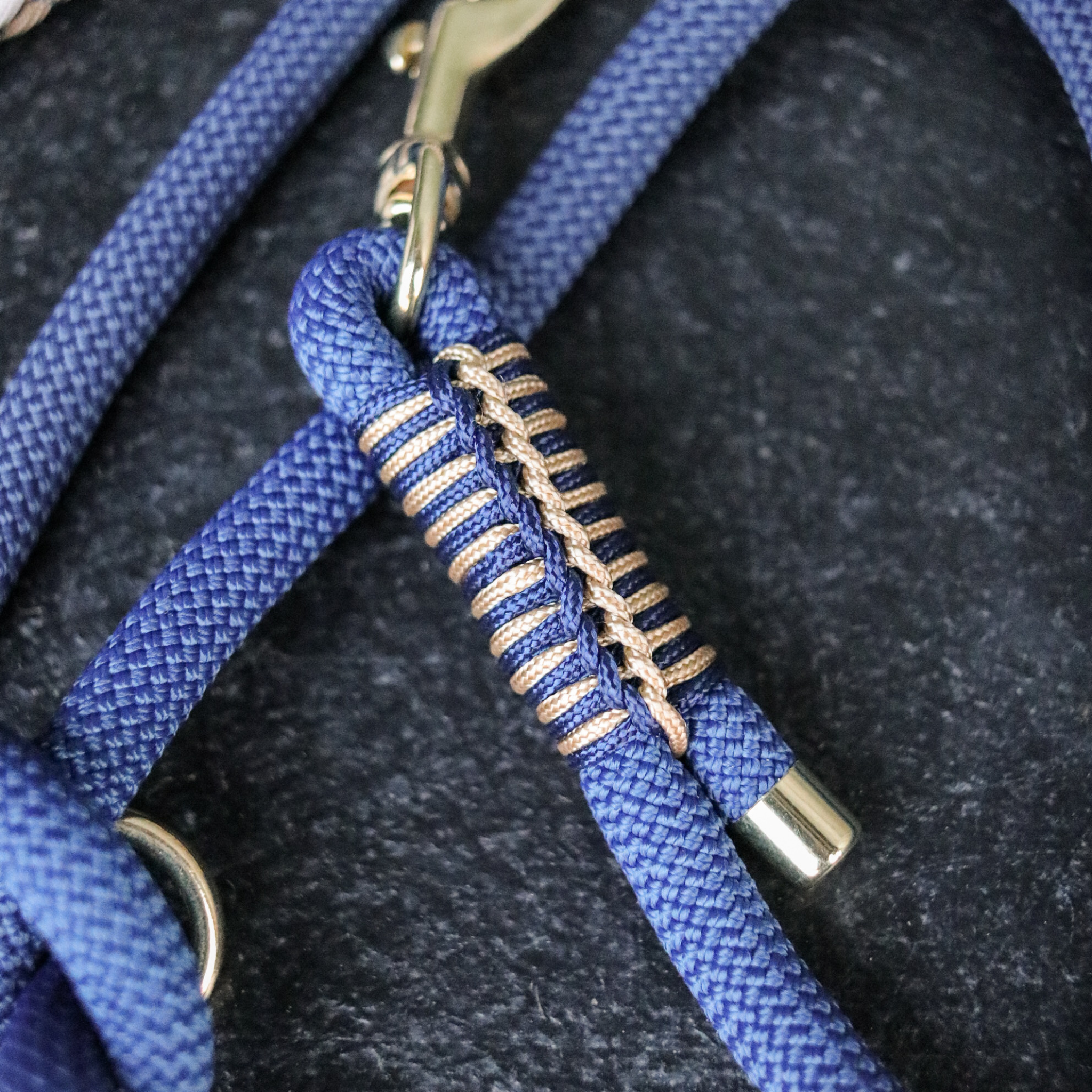 Paracord/Tau Leine in Dunkelblau und Gold
