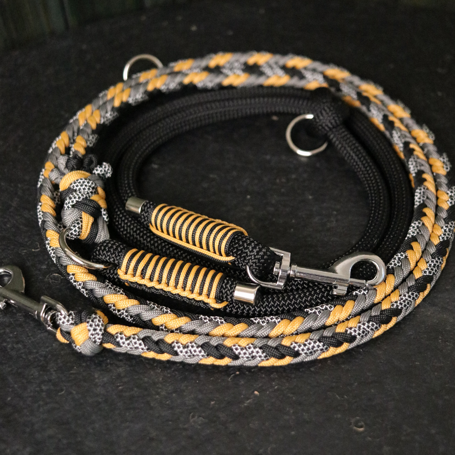 Paracord/Tau Leine "Herringbone" in Schwarz und Karamell