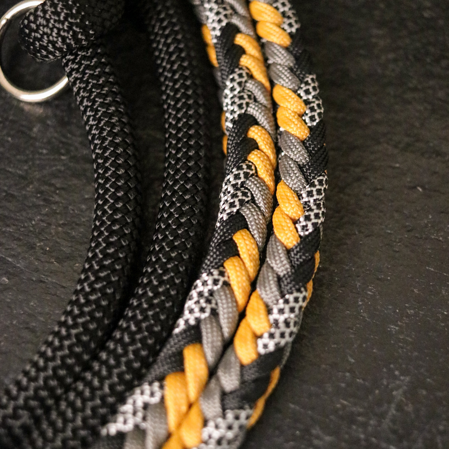Paracord/Tau Leine "Herringbone" in Schwarz und Karamell