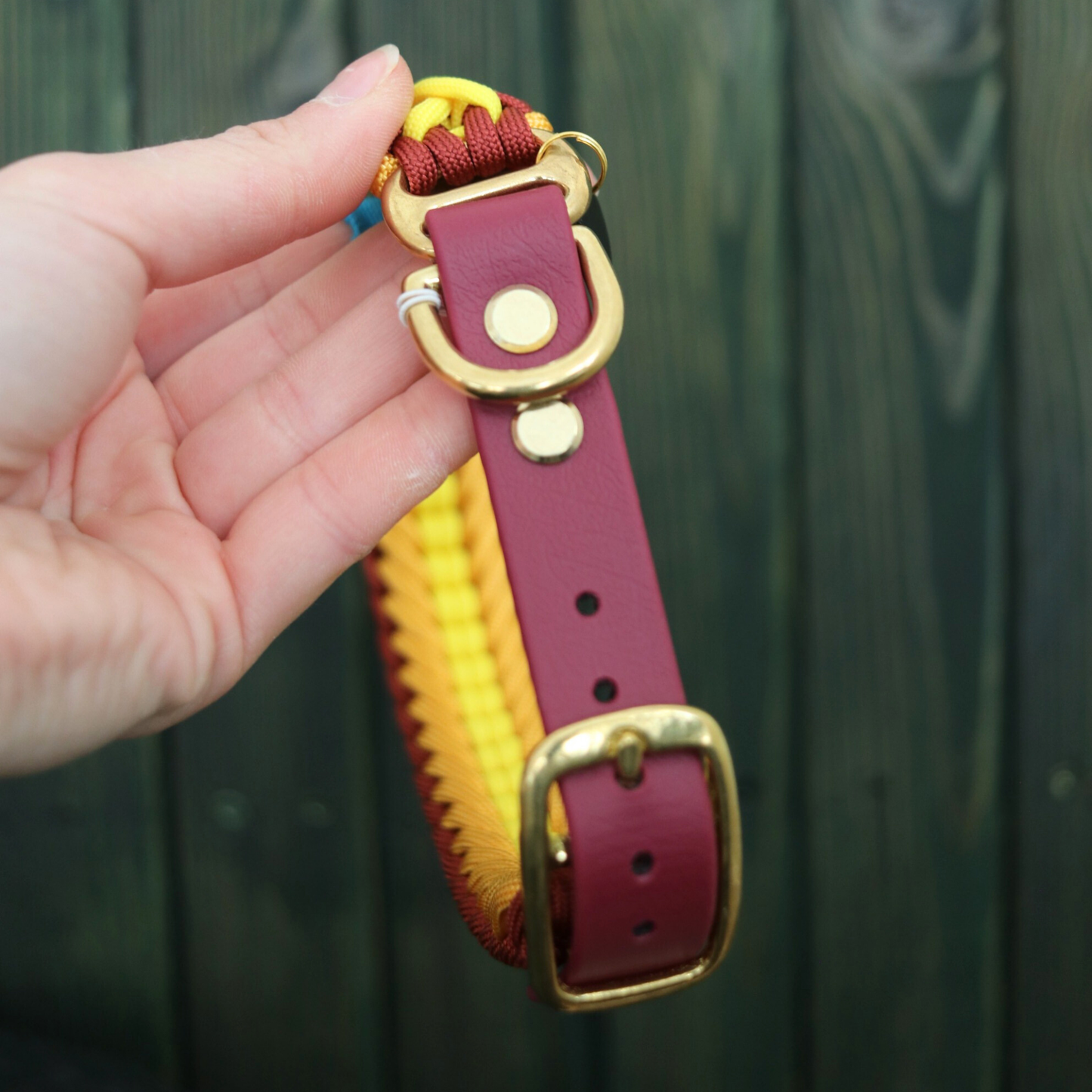 "Stormy Mini" in Light Weinrot und Gelb HU 35,5cm-40,5cm + passender Paracord/Tau Leine (Kopie)