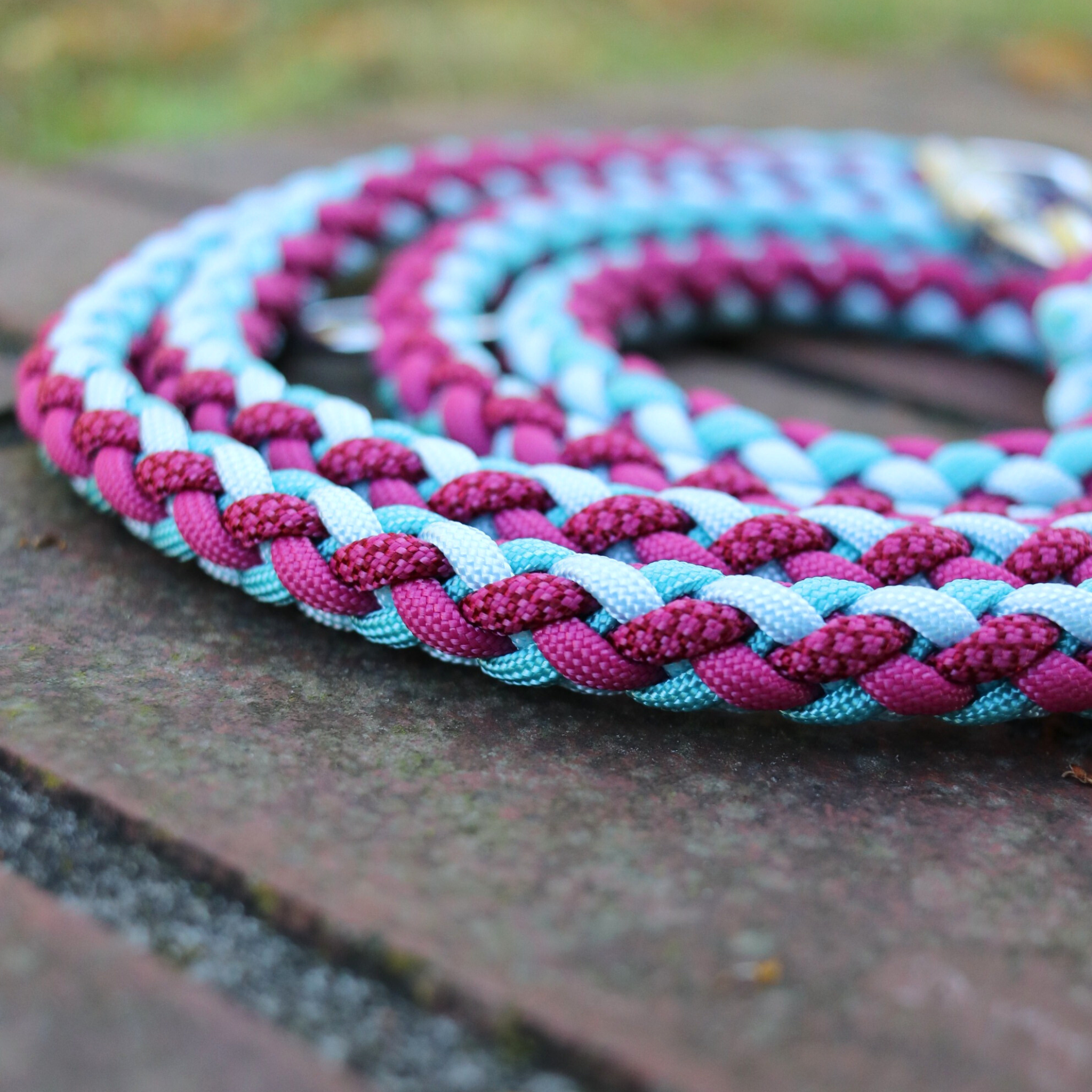 Paracordleine "Gaucho" in Türkis und Fuchsia