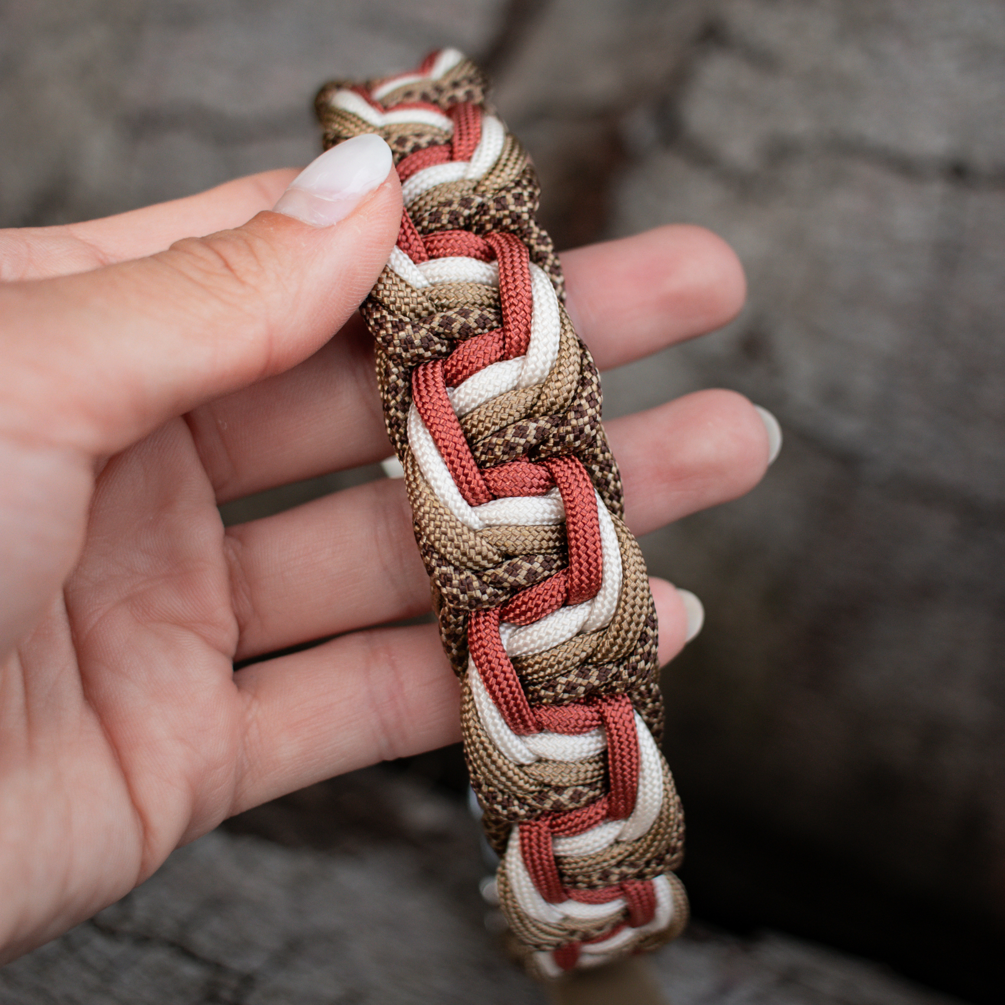 Paracordhalsband "Tiny" in Bronze und Goldbraun