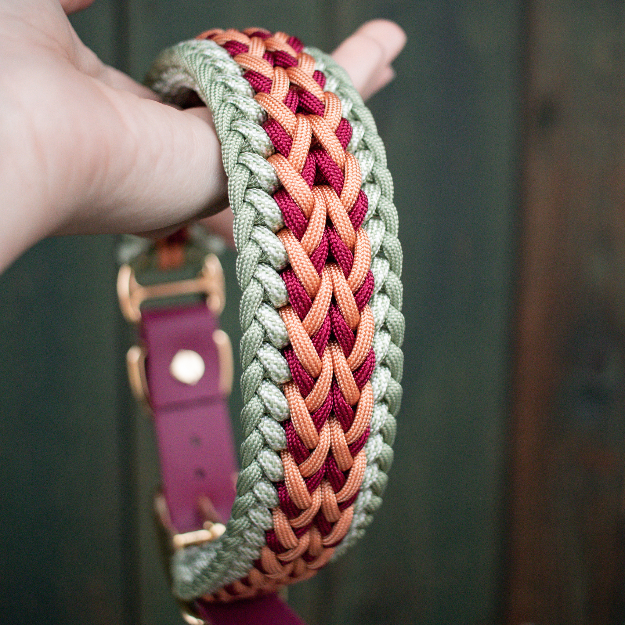 Paracordhalsband "Juno" in Weinrot und Guacamole