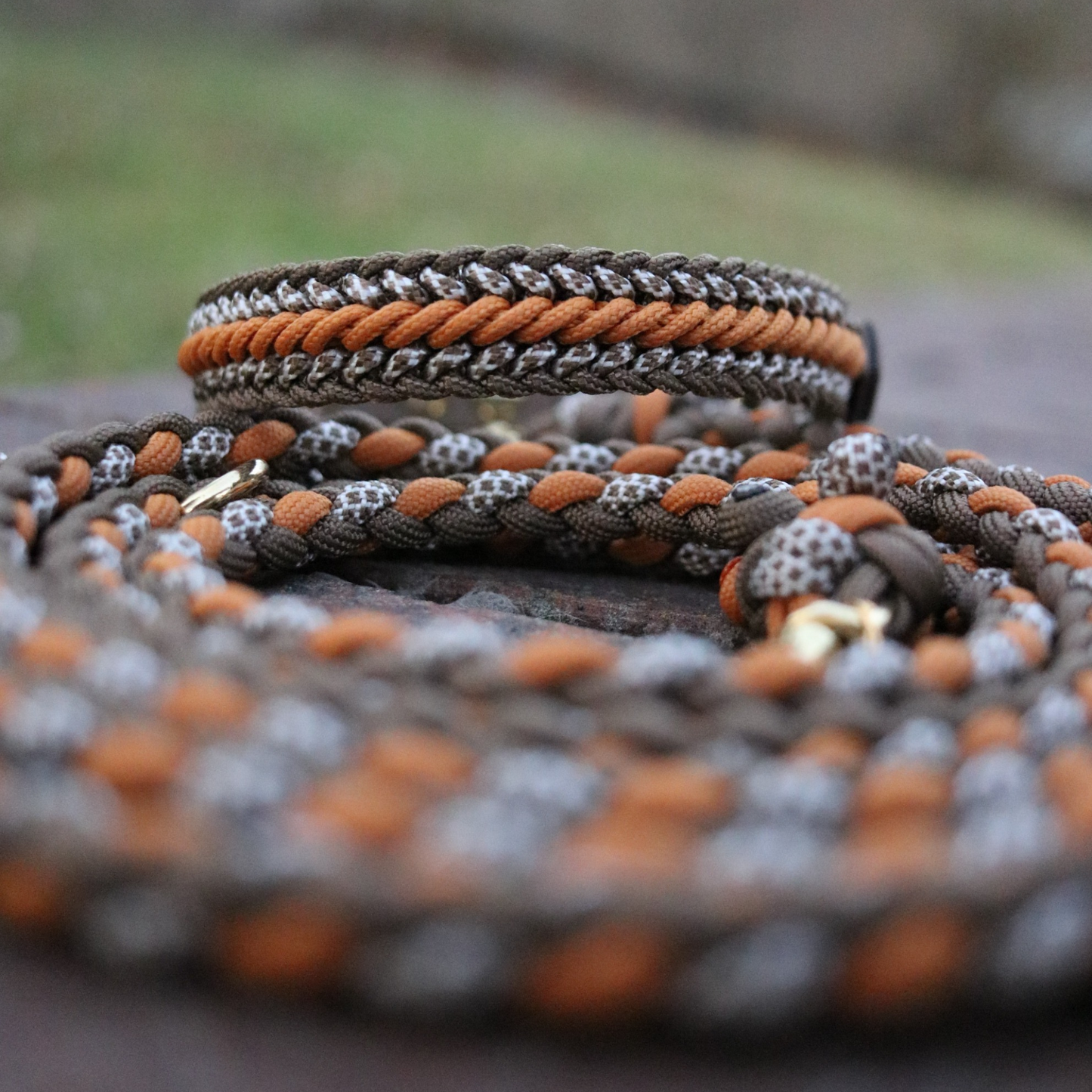 Paracordhalsband "Stormy Mini" Typ 1 in Haselnuss und Mustard
