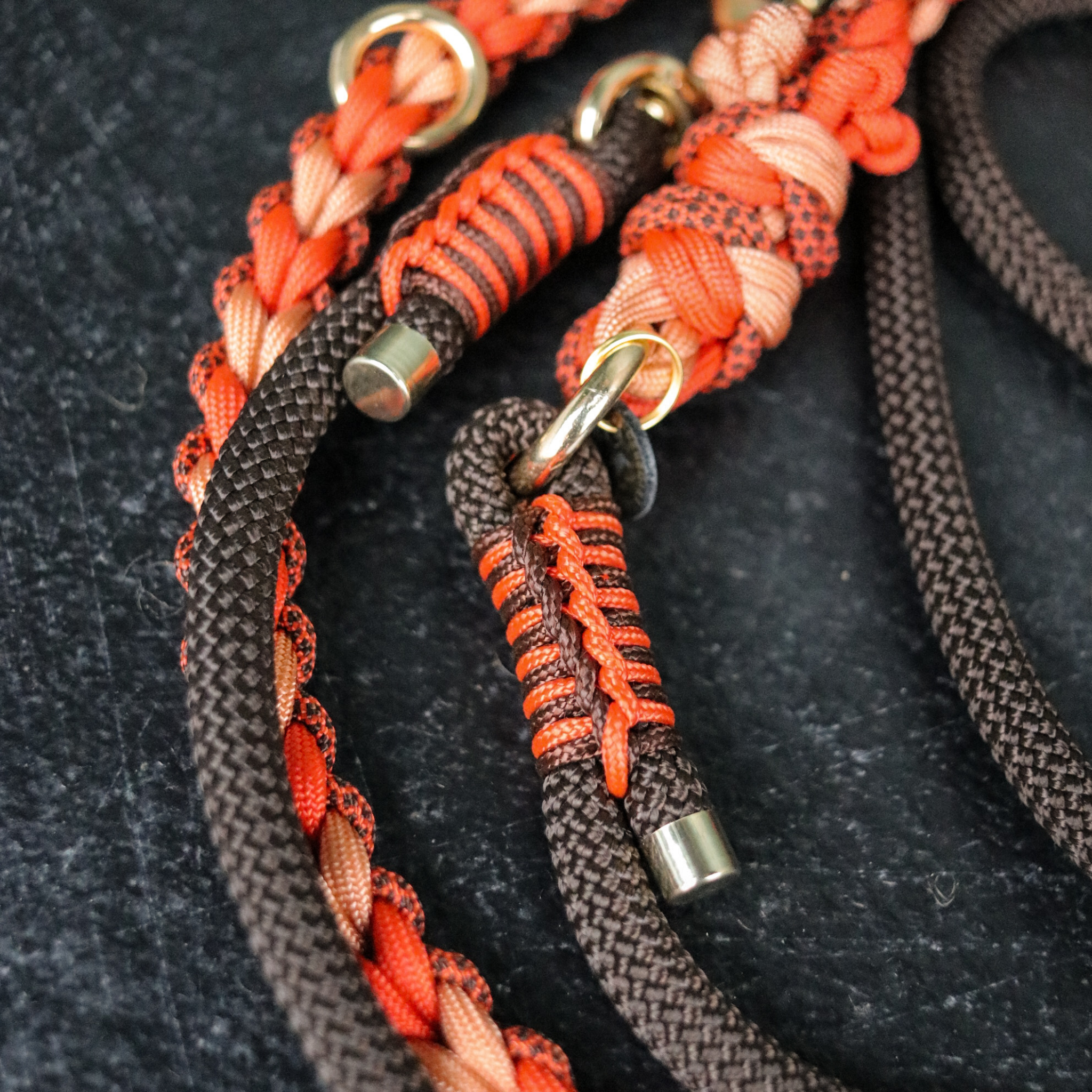 Paracord/Tau Leine für kleine Hunde in Orange und Walnuss