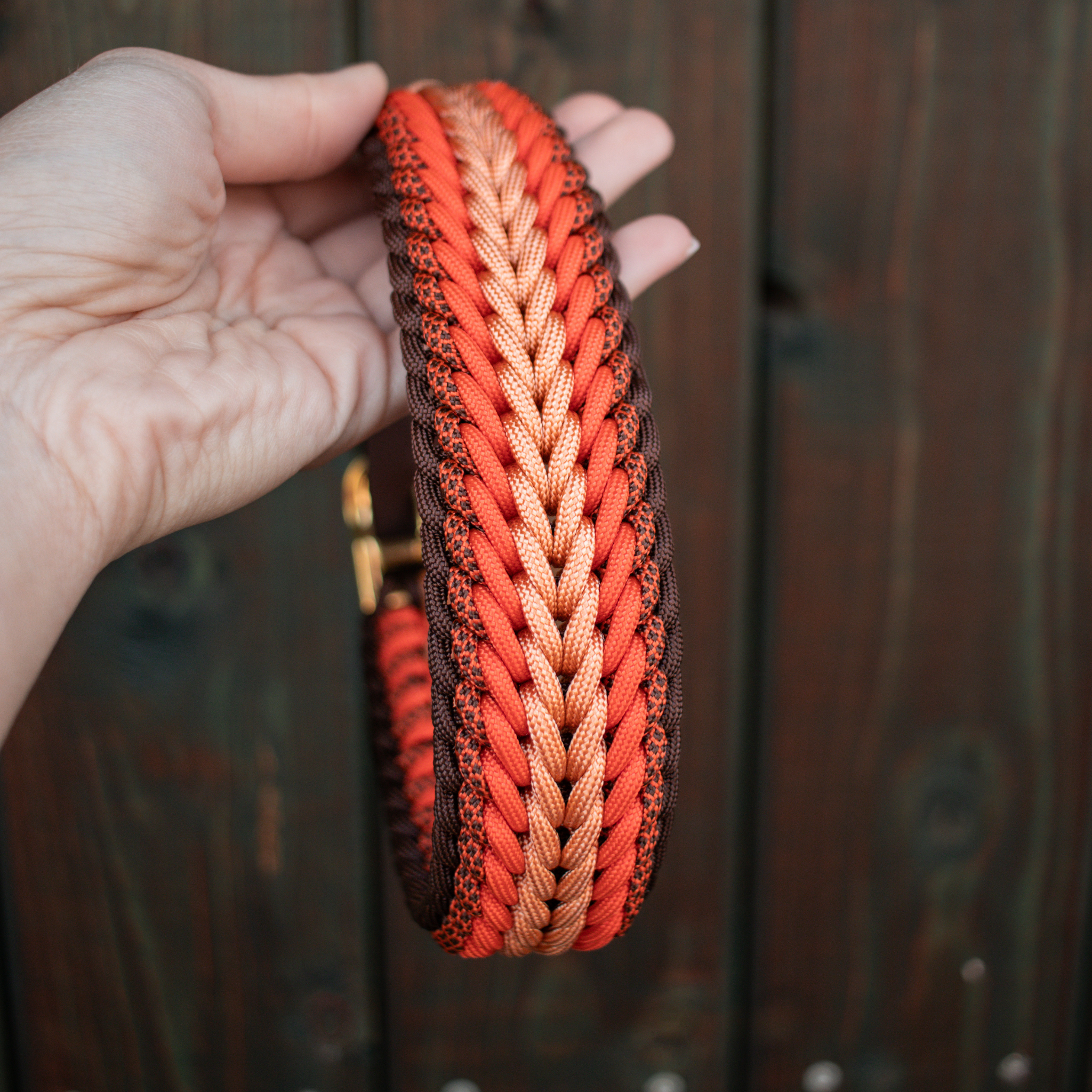 Paracordhalsband "Shining" in Orange und Walnuss