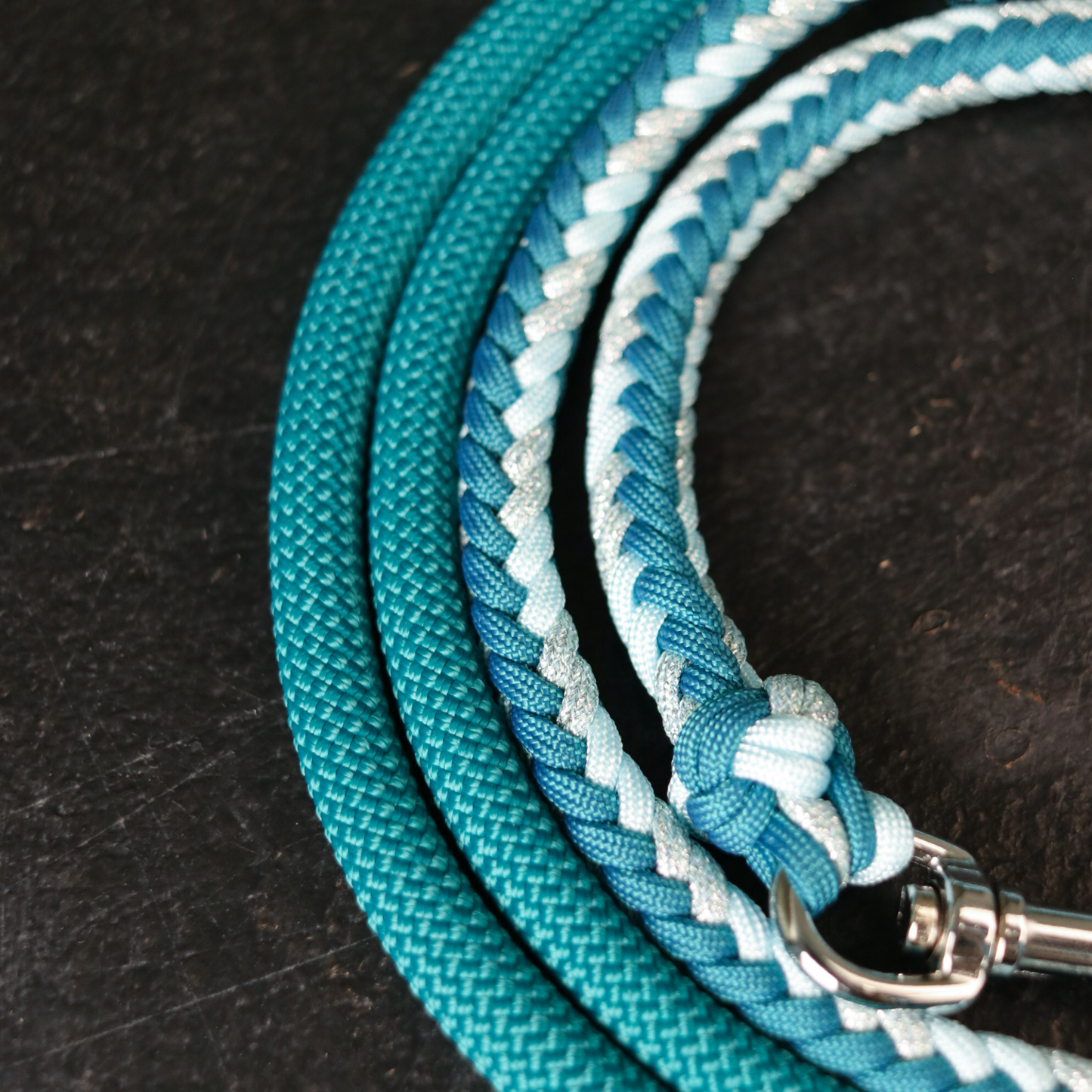 Paracord/ Tau Leine "Herringbone" in Teal und Glitzerblau