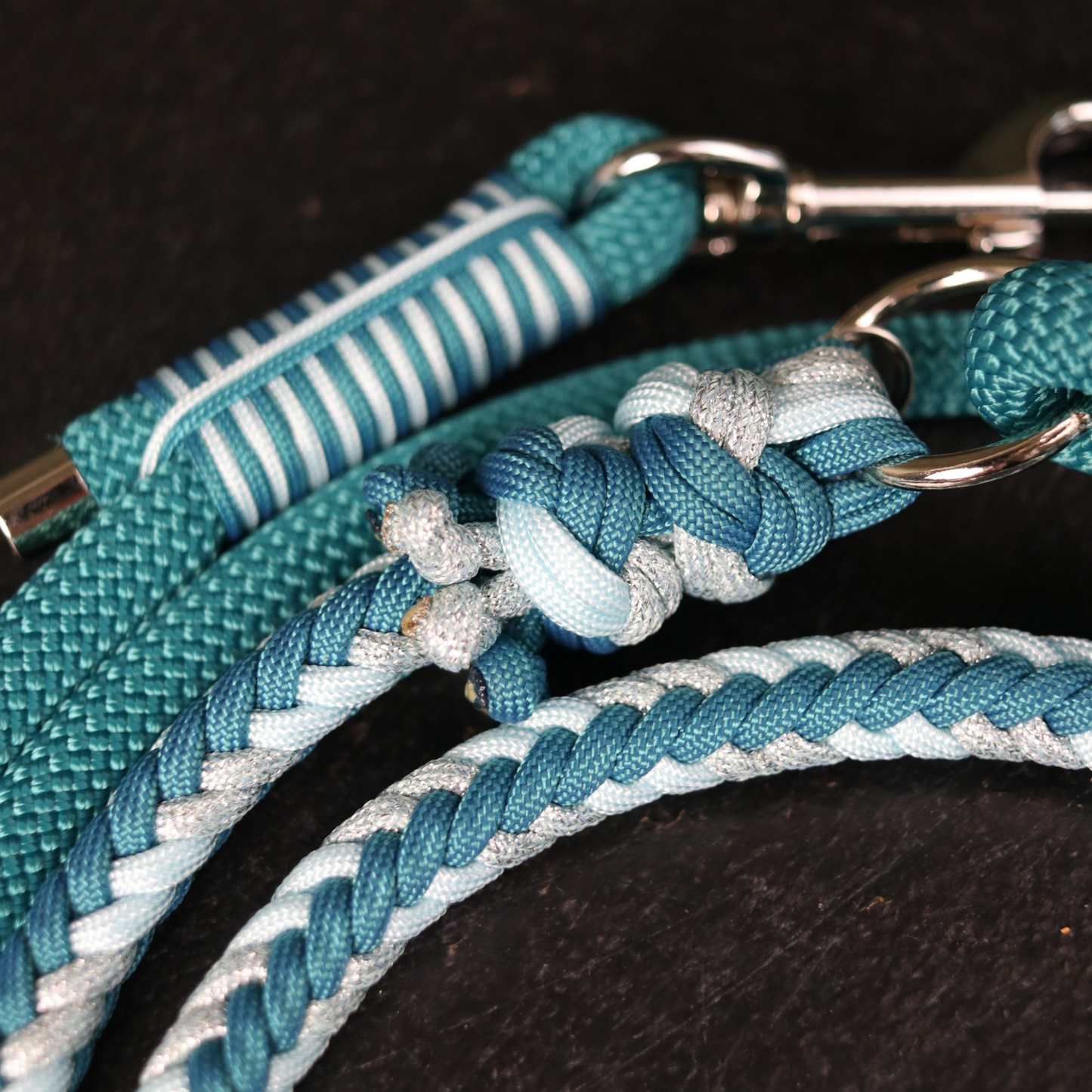 Paracord/ Tau Leine "Herringbone" in Teal und Glitzerblau