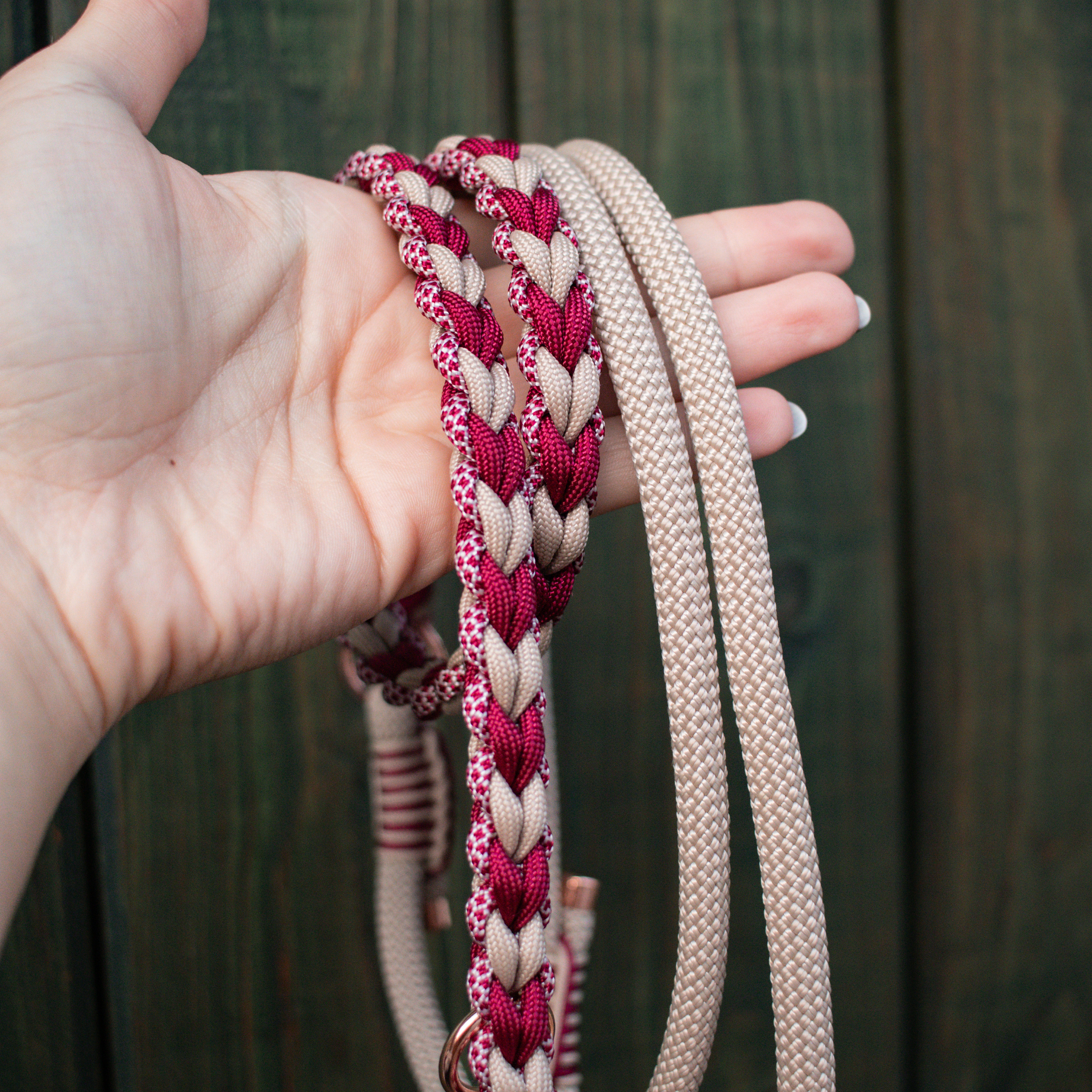 Paracord/Tau Leine für kleine Hunde in Beige und Weinrot