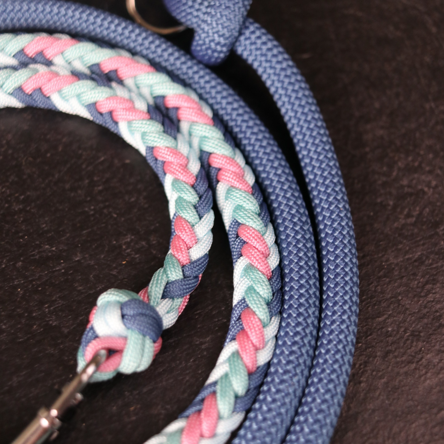 Paracord/ Tau Leine "Herringbone" in Petrol und Rosa