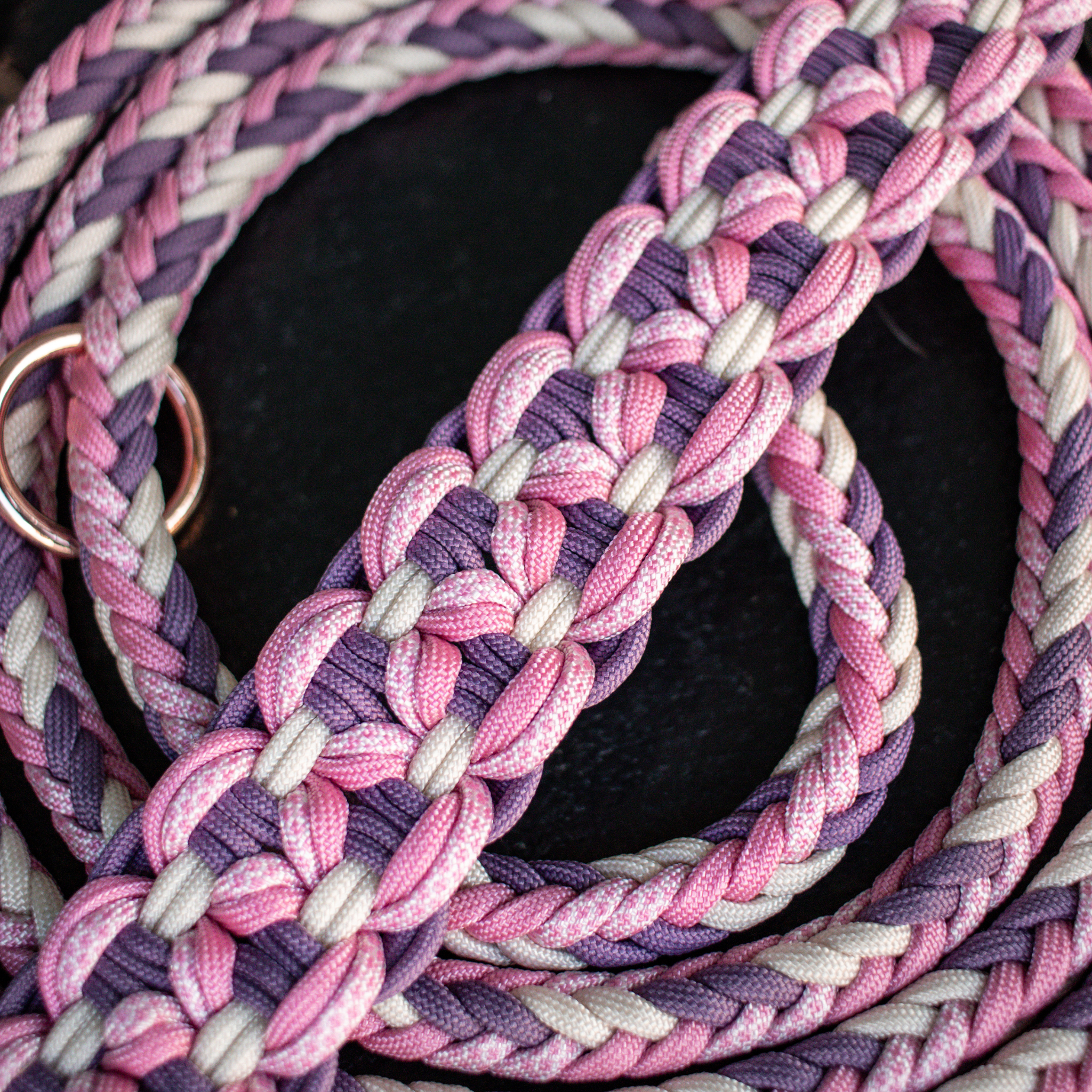 Paracordhalsband "Blossom Dreams" in Rosa und Lila