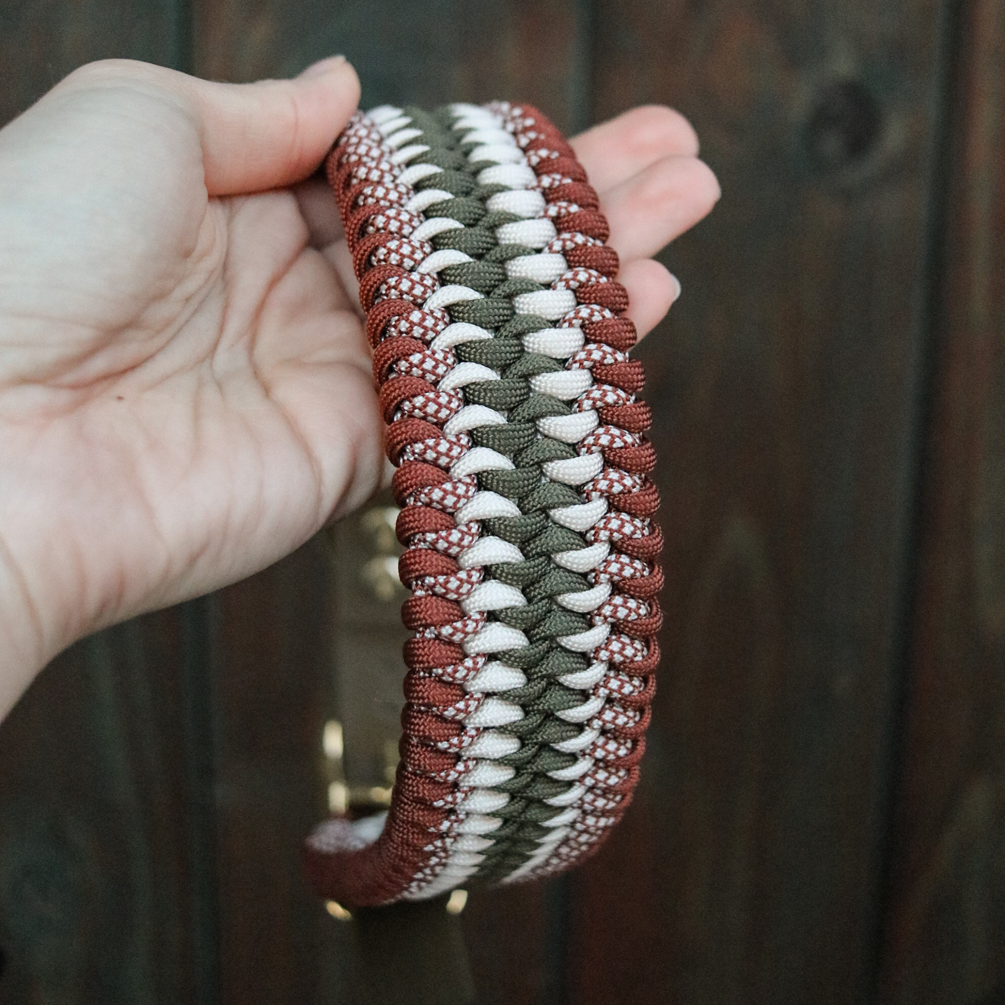 Paracordhalsband "Lilith" in Olive und Schoko