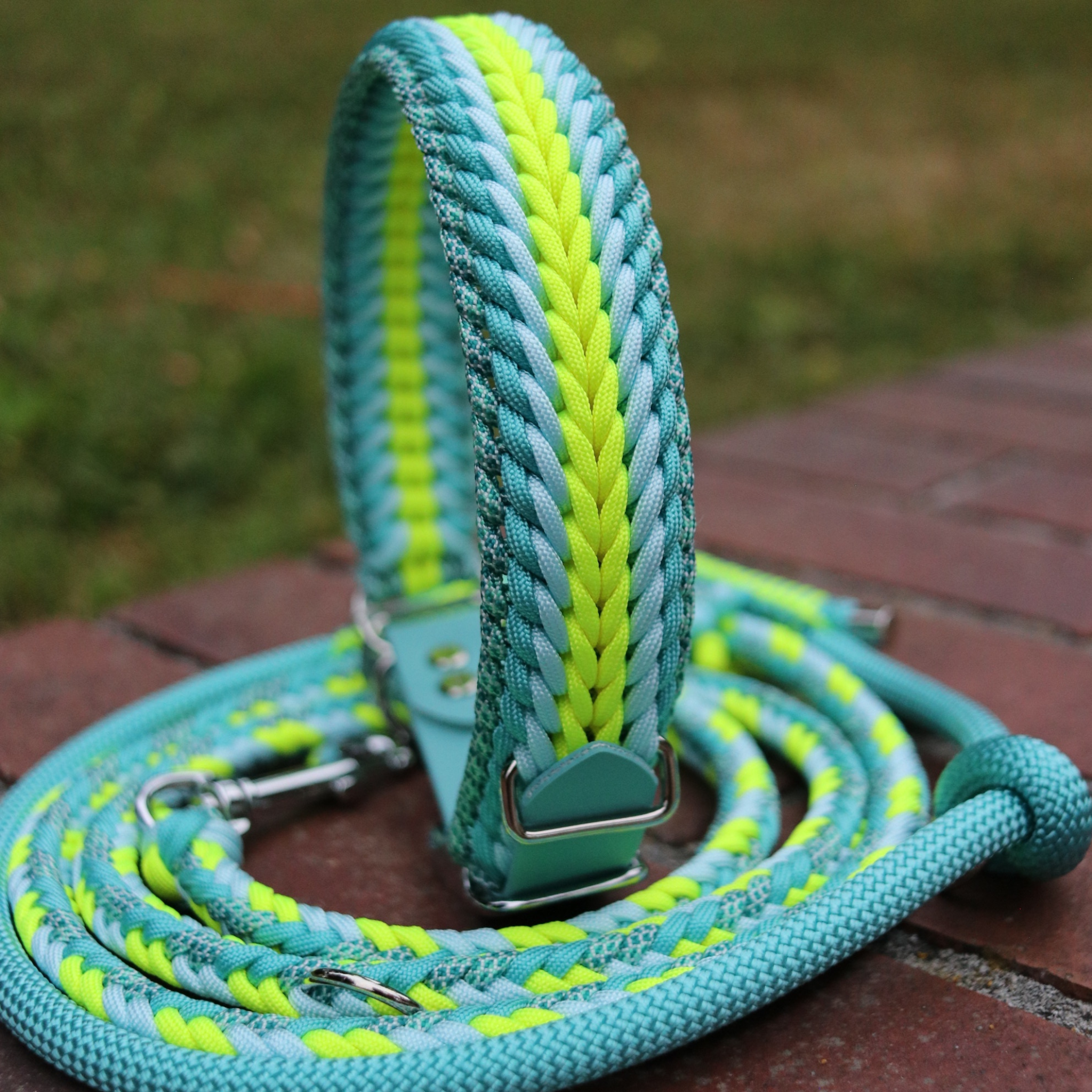 Paracordhalsband "Shining" oder "Herkis" in Neon Gelb und Türkis