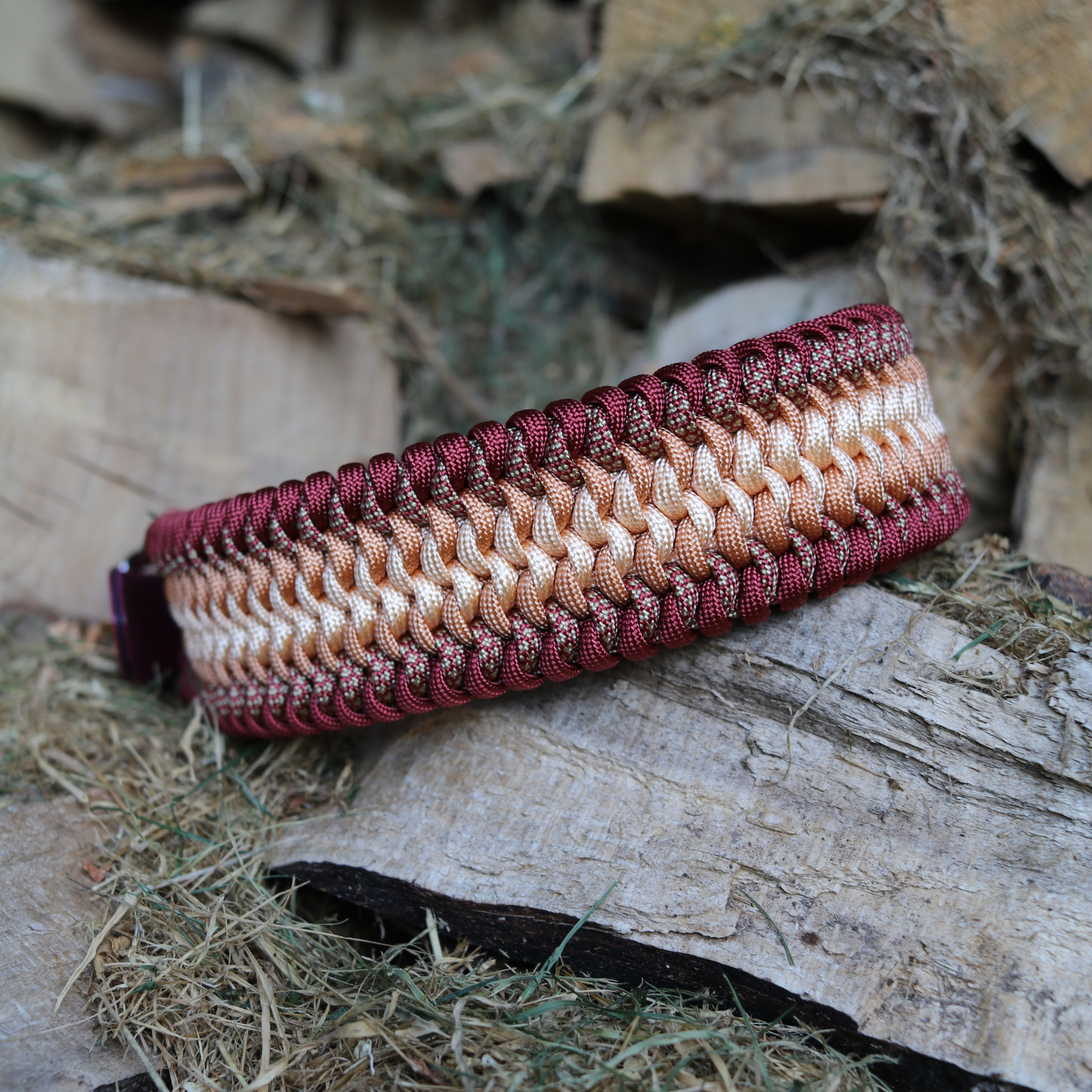 Paracordhalsband "Lilith" in Weinrot Light und Melone
