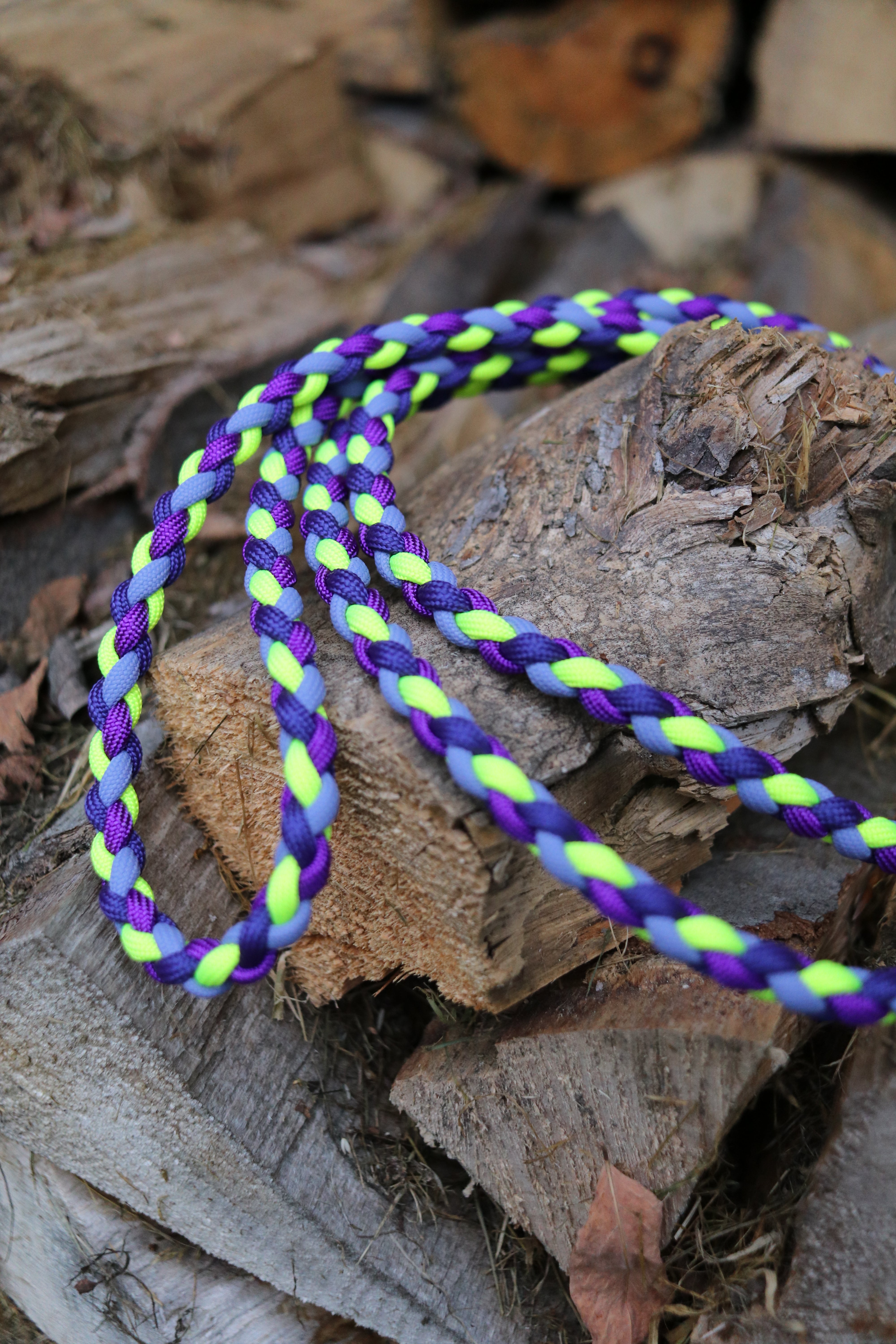 Kombi in Neon Gelb und Lila