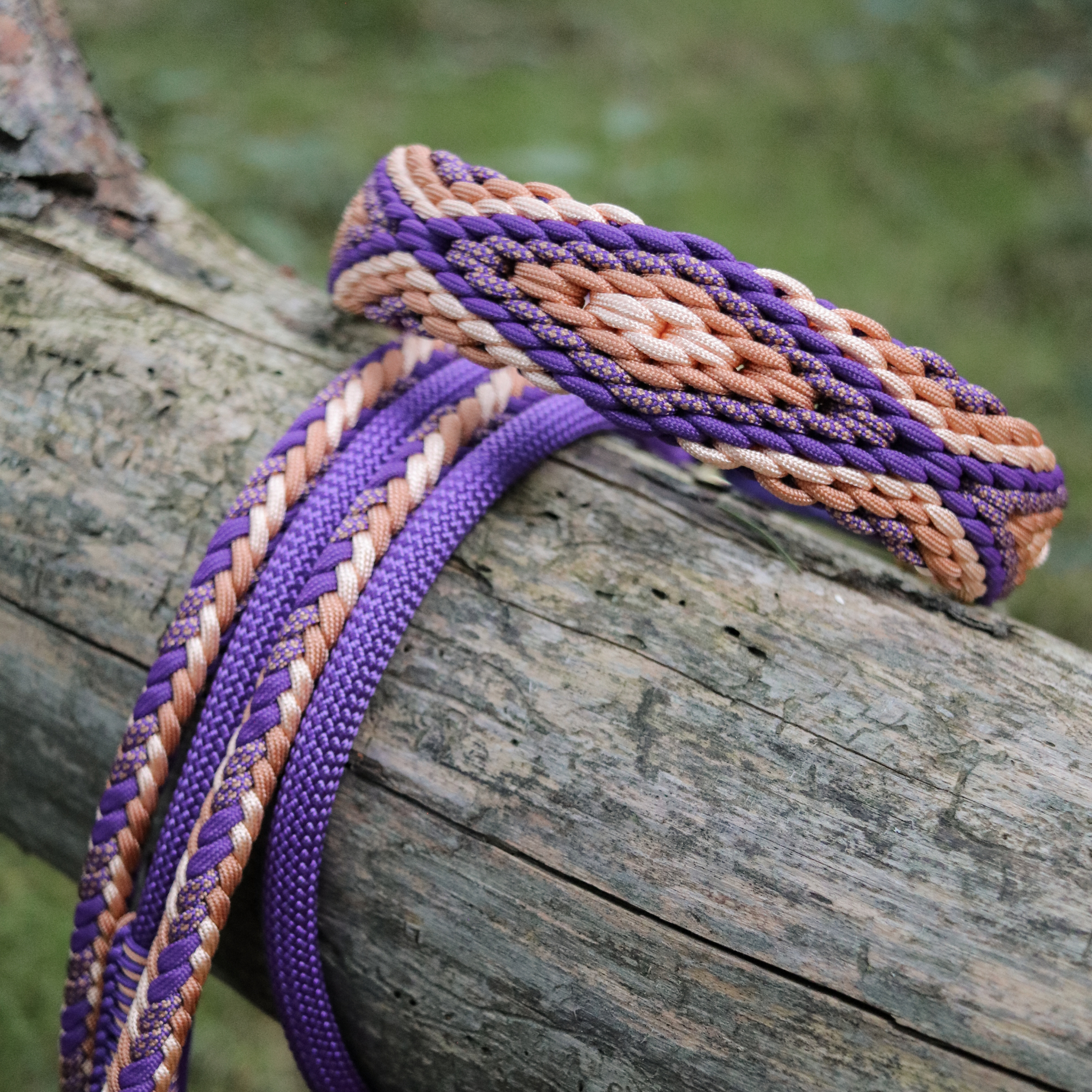 Paracordhalsband "Herkis" in Royal Lila und Kupfer