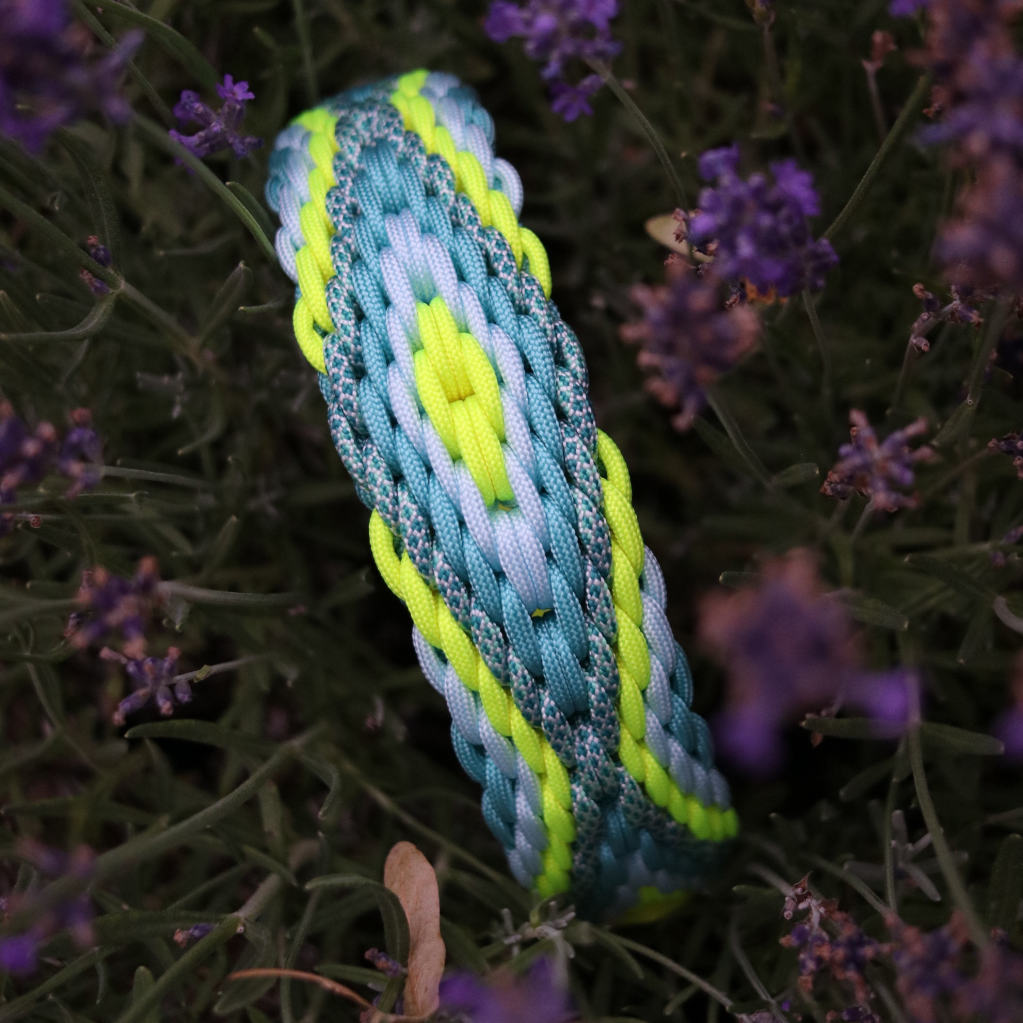 Paracordhalsband "Shining" oder "Herkis" in Neon Gelb und Türkis