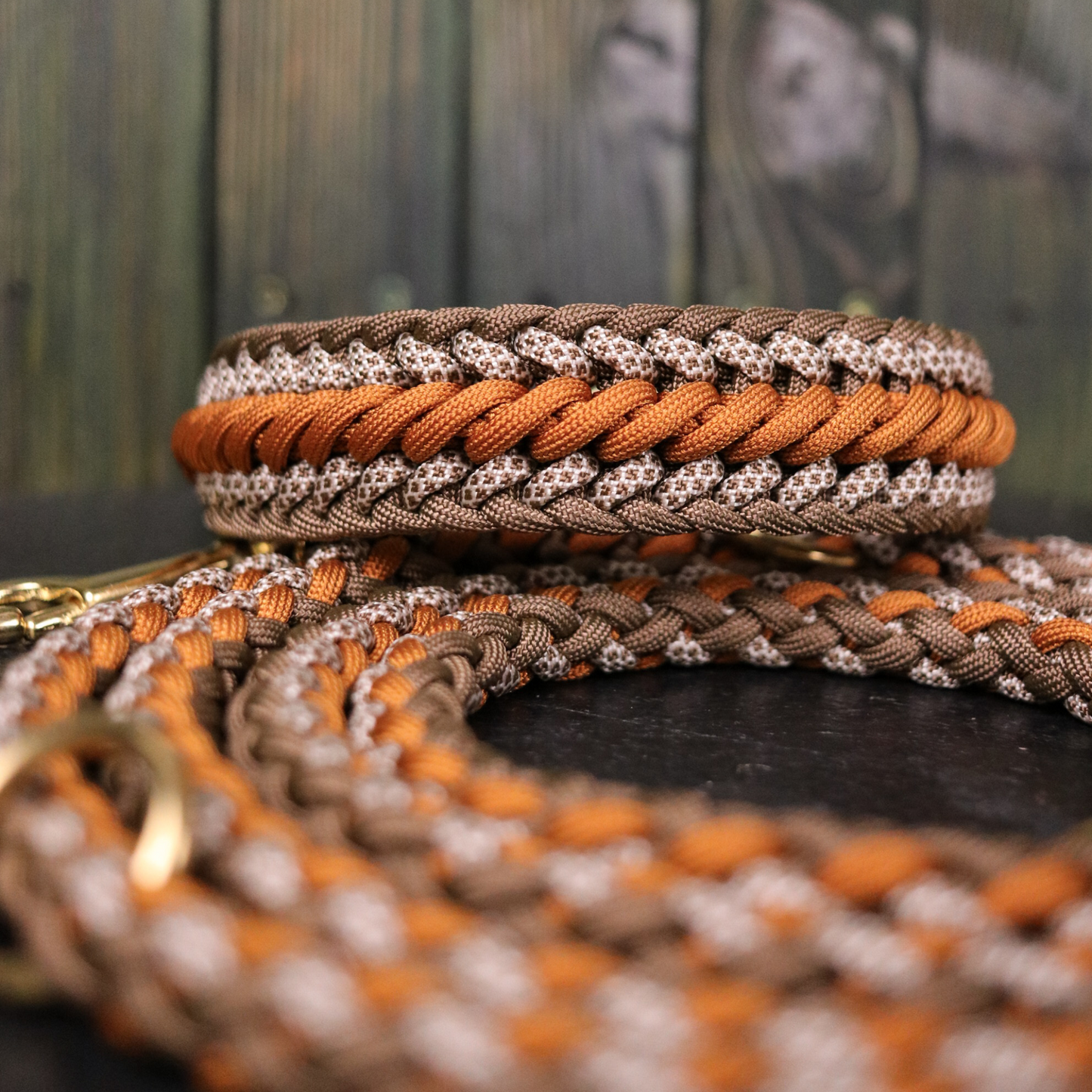 Paracordhalsband "Stormy Mini" in Haselnuss und Amber