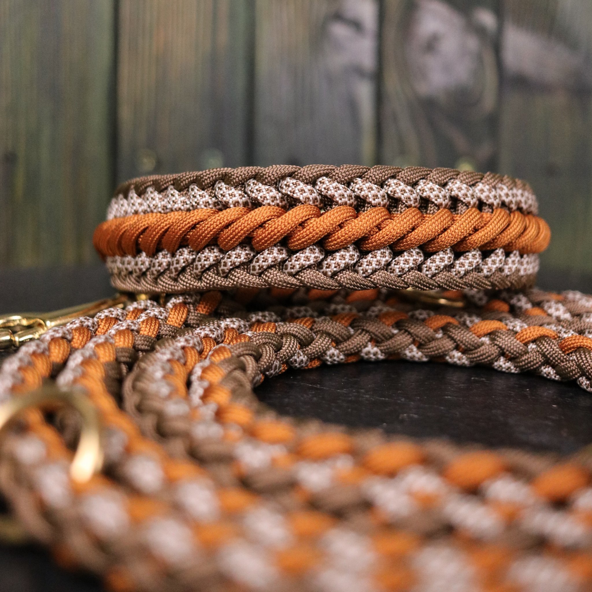 Paracordhalsband "Stormy Mini" in Haselnuss und Amber