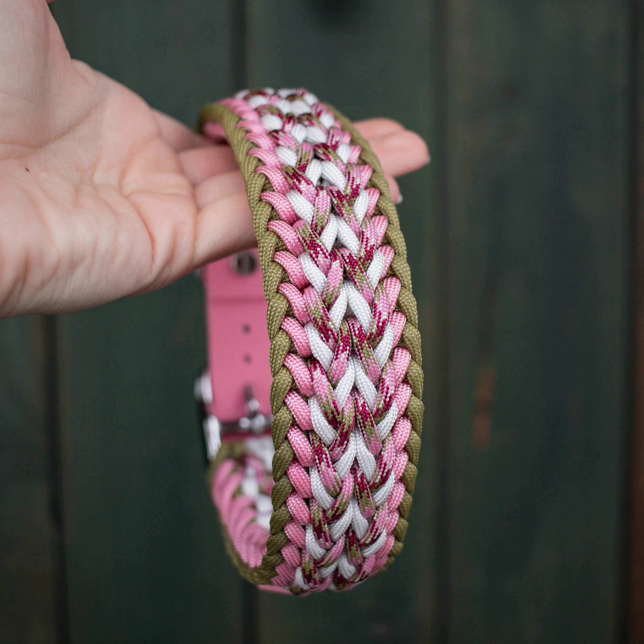 Paracordhalsband "Juno" in Rosa und Moos