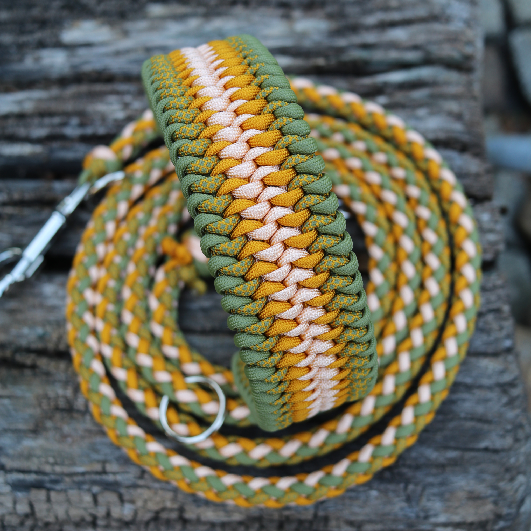Paracordhalsband "Lilith" in Goldenrod und Moss