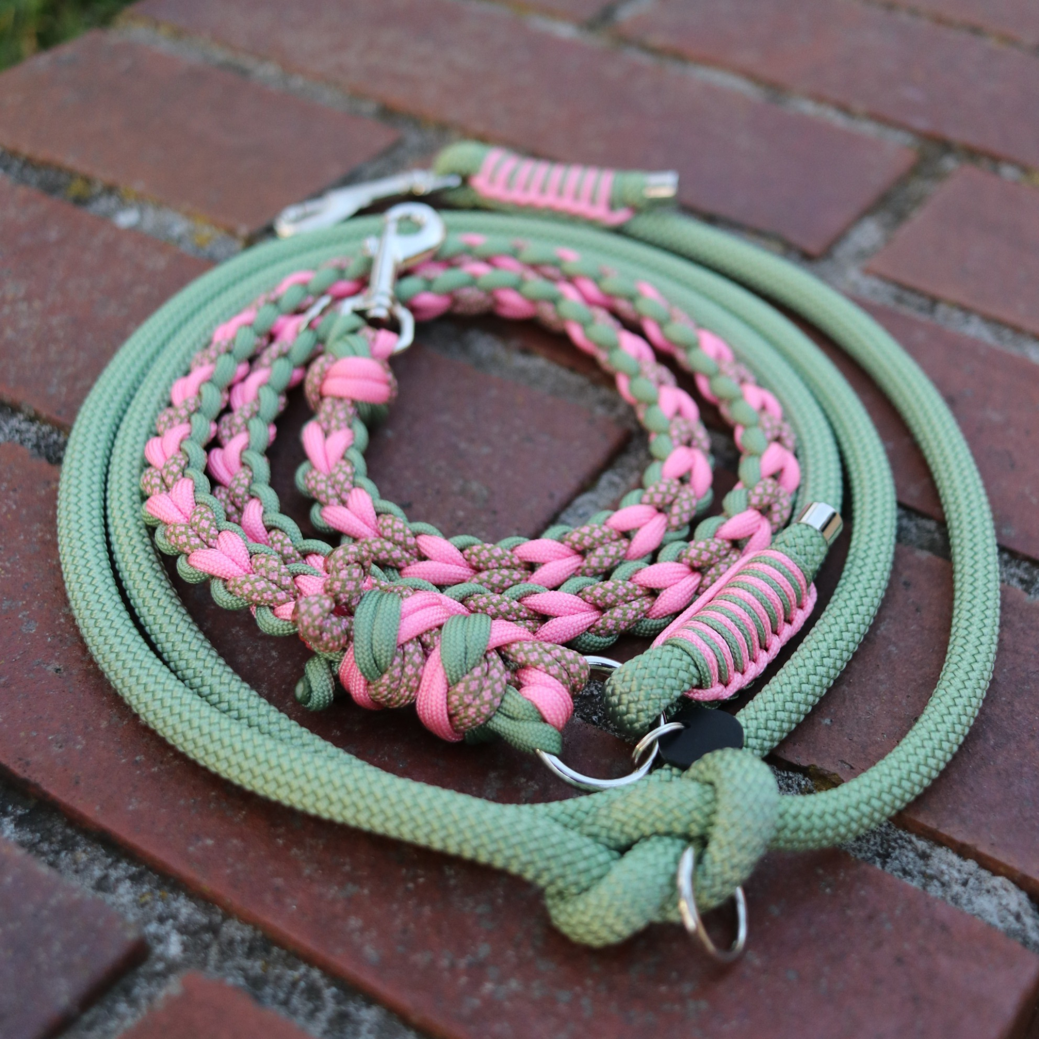 Paracord/Tau Leine für kleine Hunde in Rosa und Guacamole