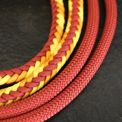 "Stormy Mini" in Light Weinrot und Gelb HU 35,5cm-40,5cm + passender Paracord/Tau Leine (Kopie)