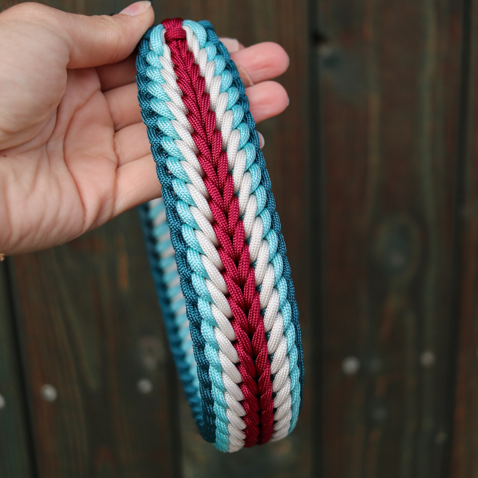 Paracordhalsband "Shining" in Weinrot und Blau