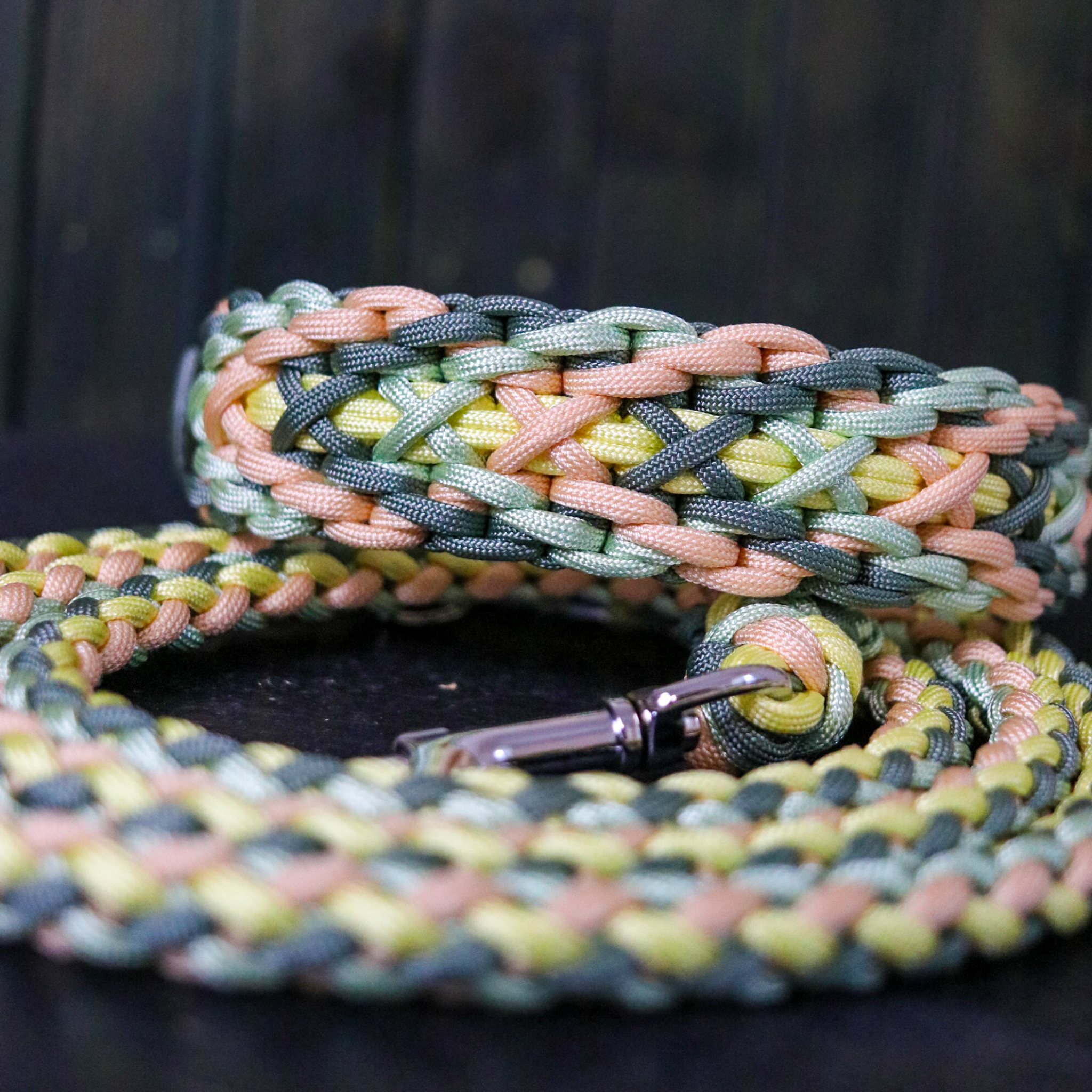 Paracordhalsband "XOXO" in Foggy und Apricot