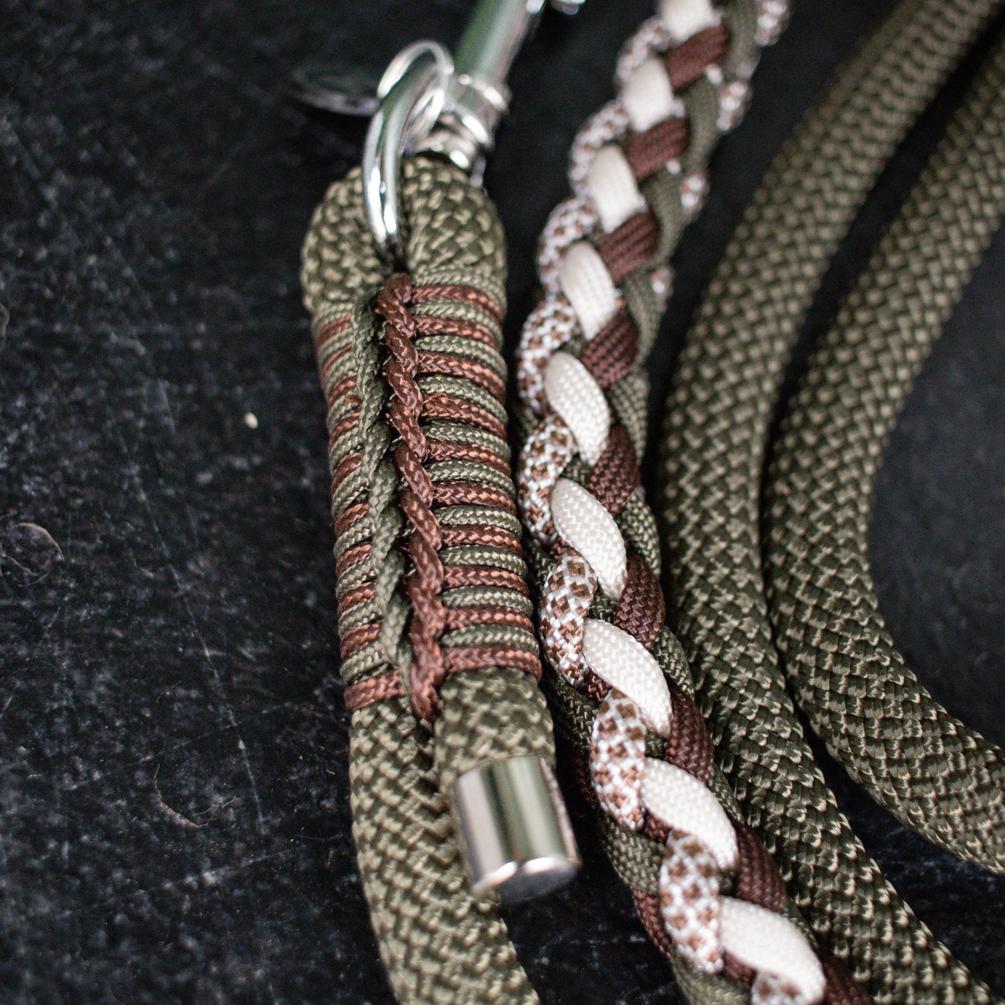 Paracord/Tau Leine in Olive und Walnuss