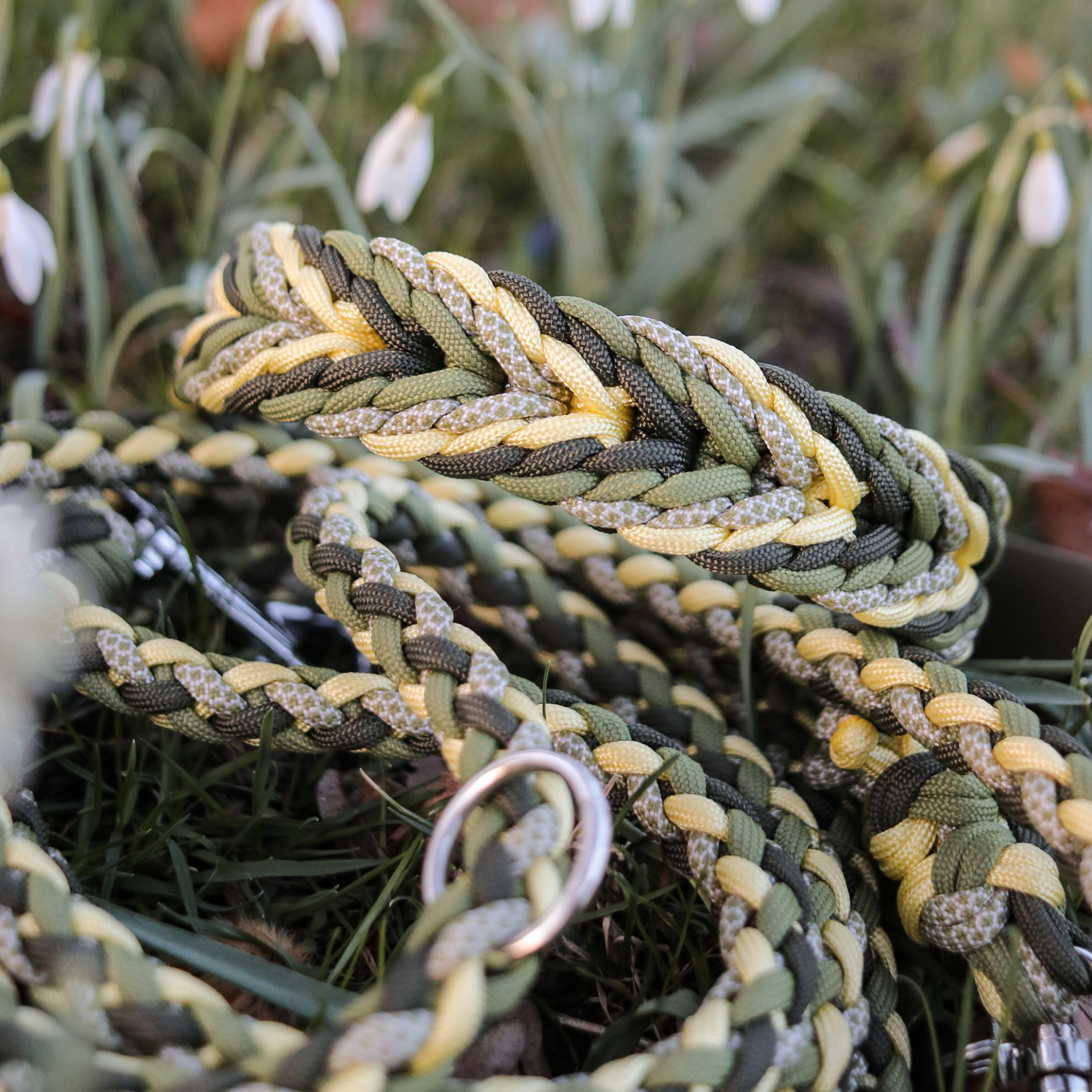 Paracordhalsband "Valentine" in Olive und Gelb