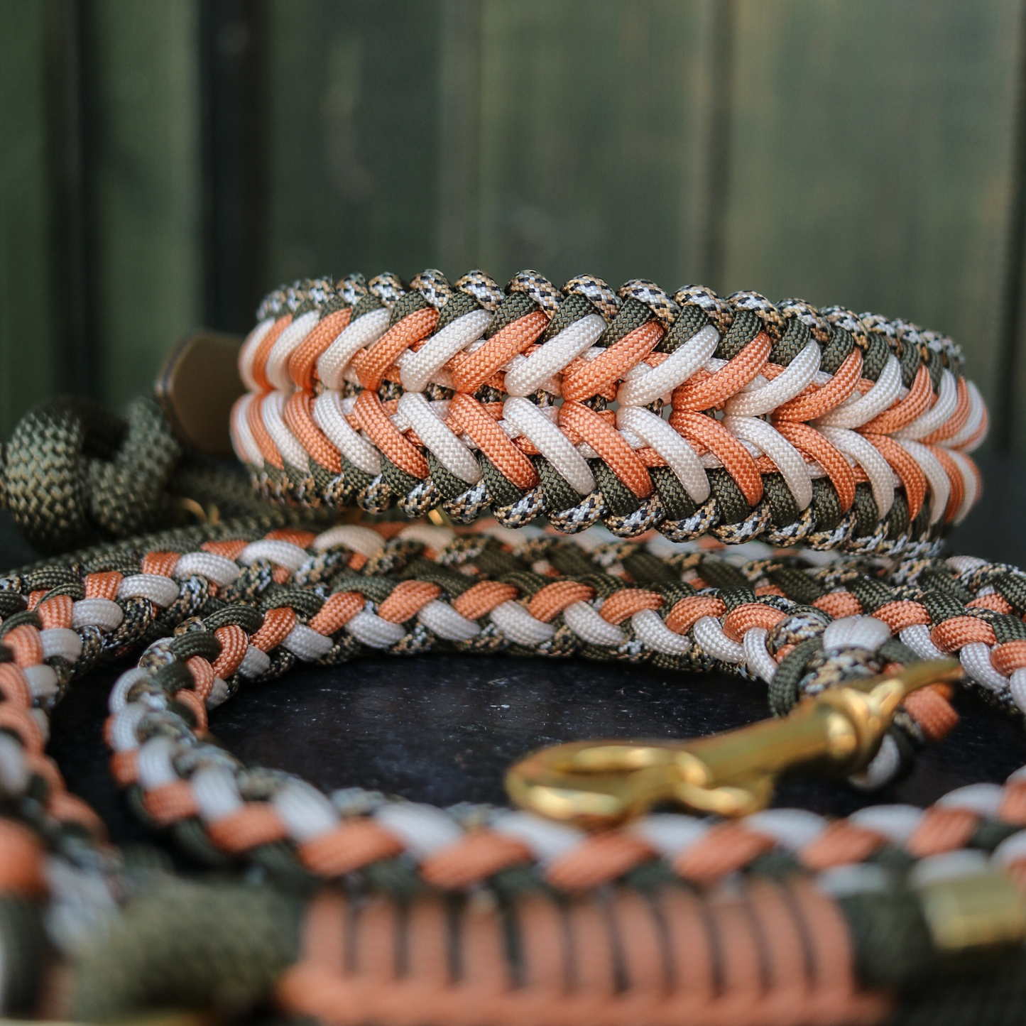 Paracordhalsband "Harmony" in Olive und Kupfer