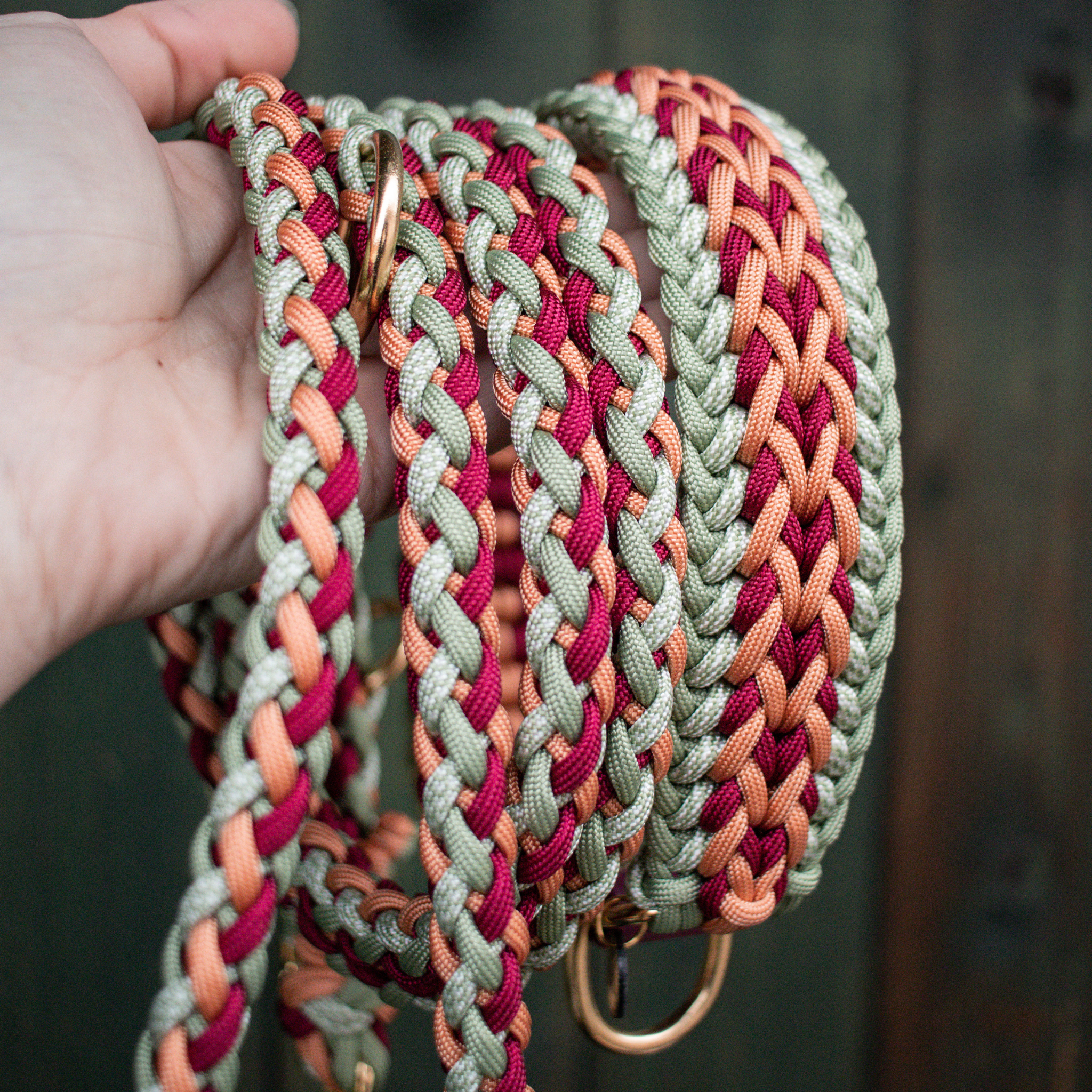 Paracordhalsband "Juno" in Weinrot und Guacamole