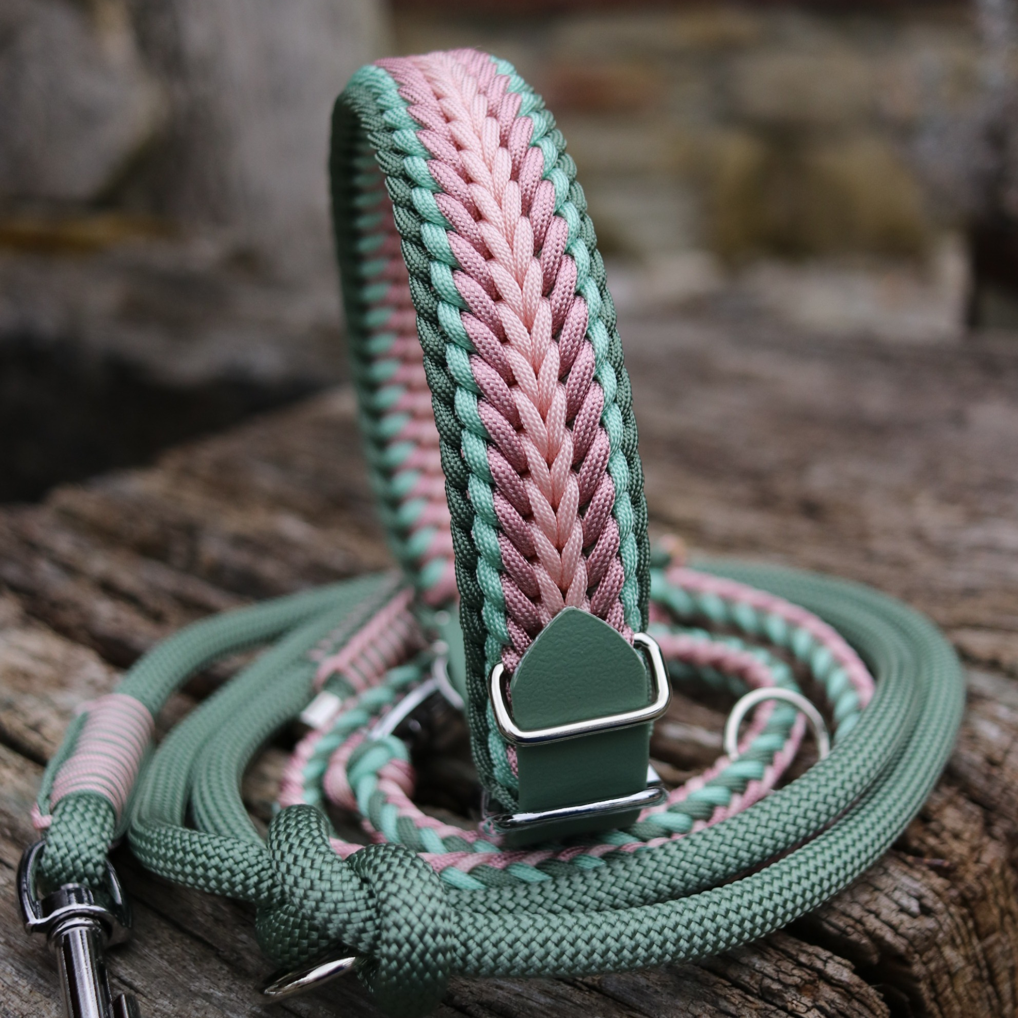 Paracordhalsband "Shining" in Foggy und Rosa