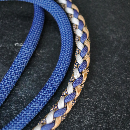 Paracord/Tau Leine in Dunkelblau und Gold