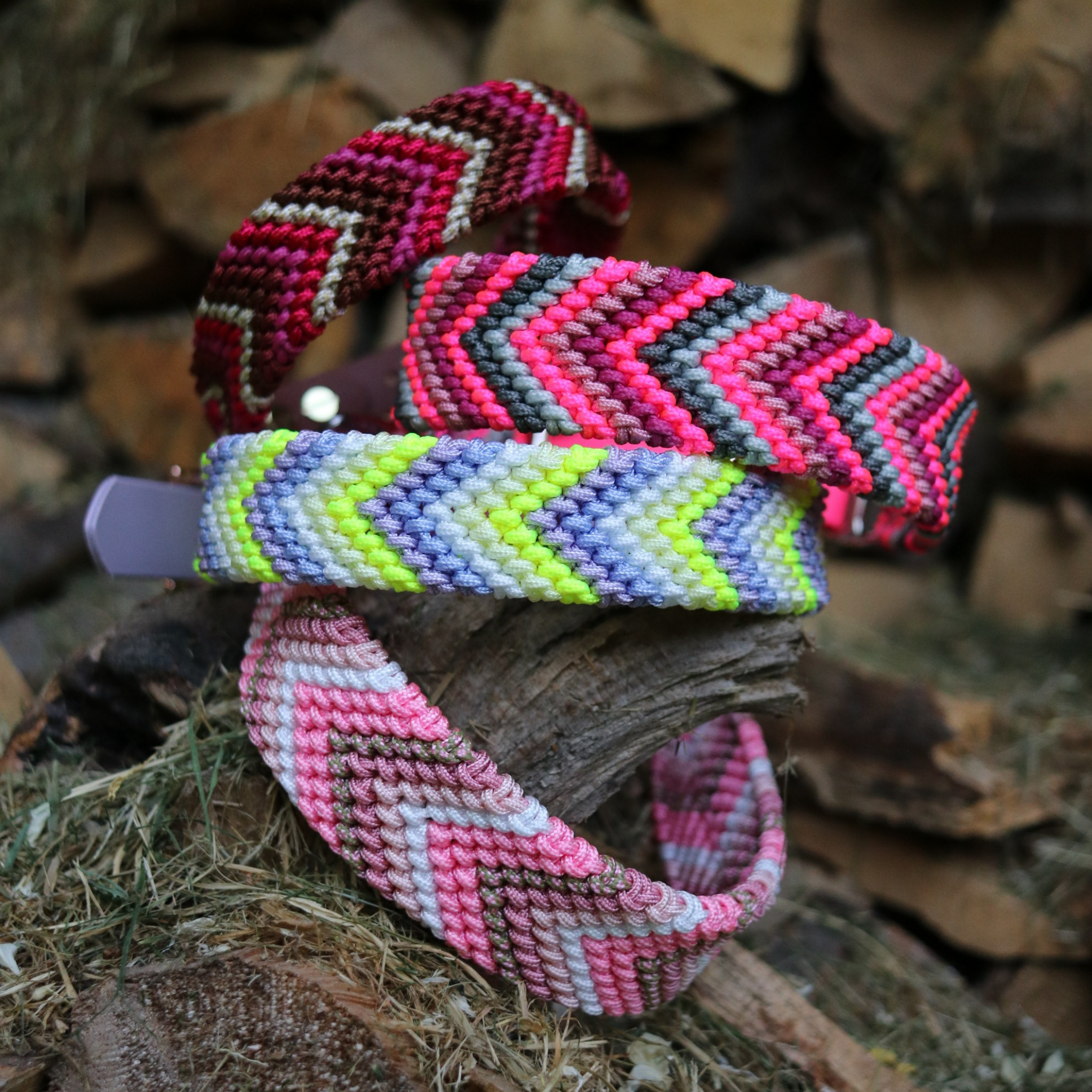 Paracordhalsband "Freundschaft" in Red Velvet und Walnuss