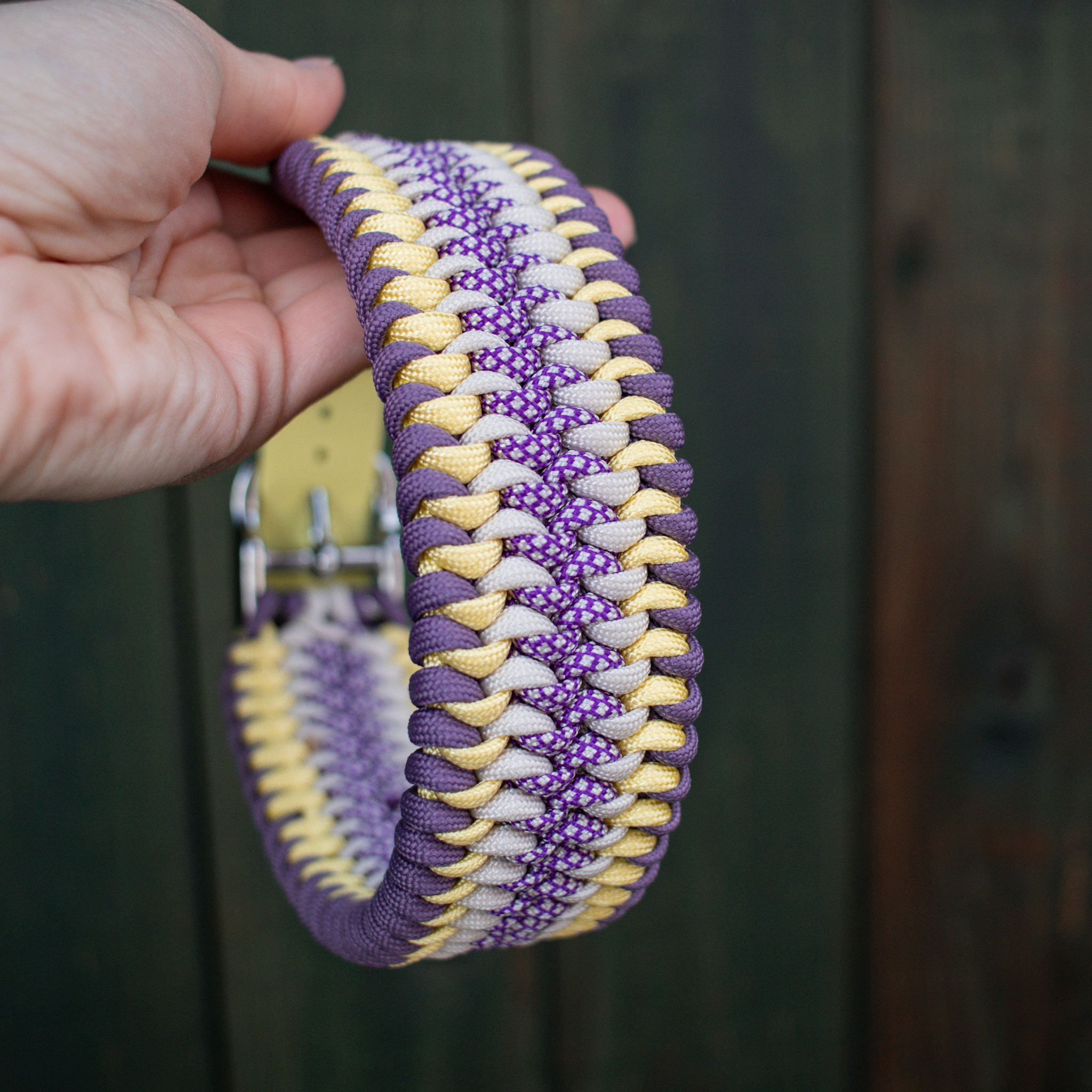 Paracordhalsband "Lilith" in Lila und Gelb