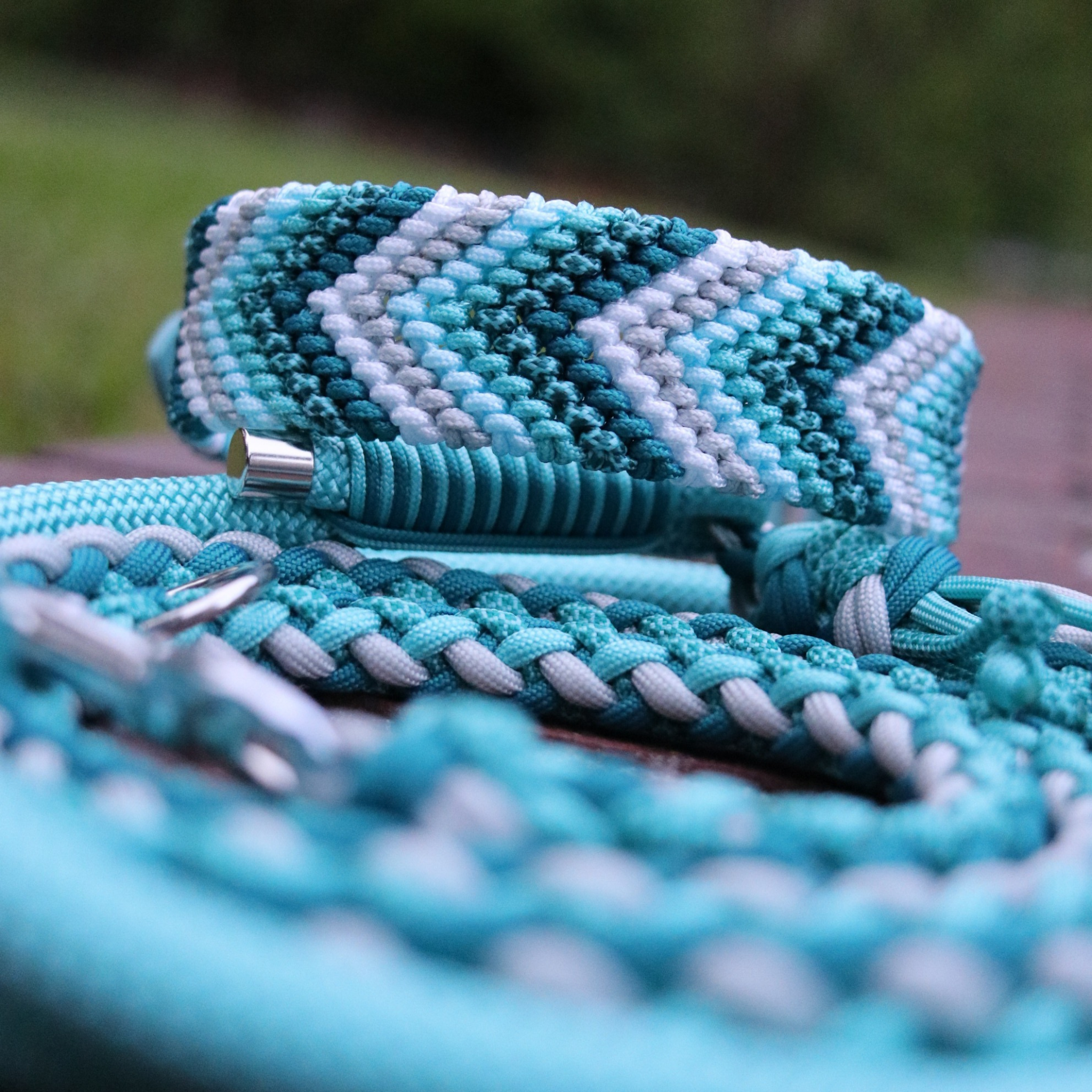 Paracordhalsband "Freundschaft" in Türkis und Silber