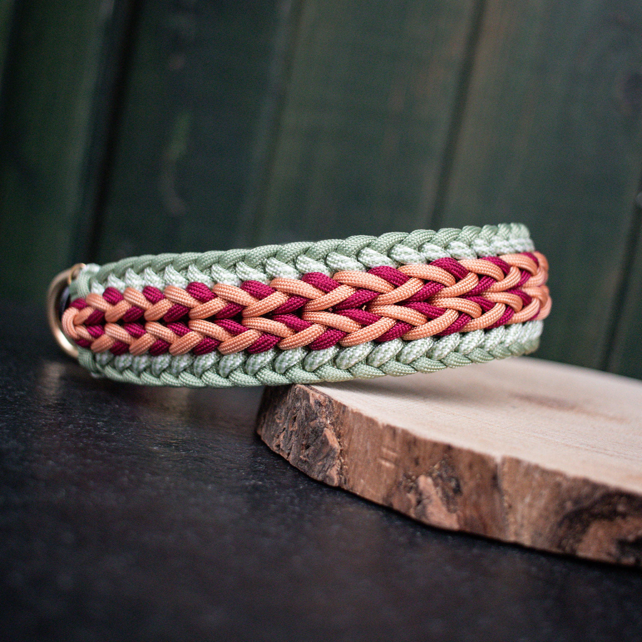 Paracordhalsband "Juno" in Weinrot und Guacamole