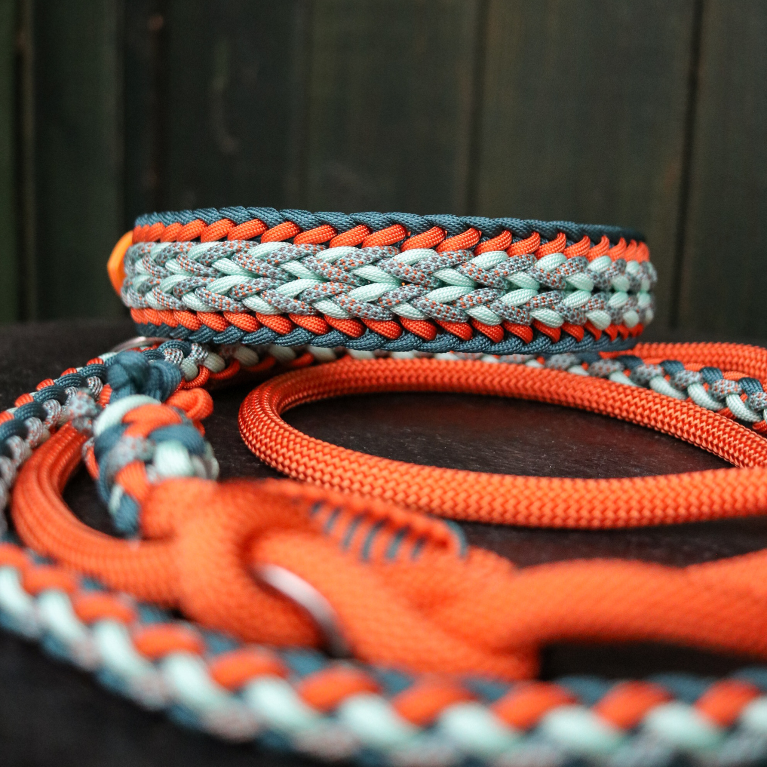 Paracordhalsband "Juno" in Teal und Orange