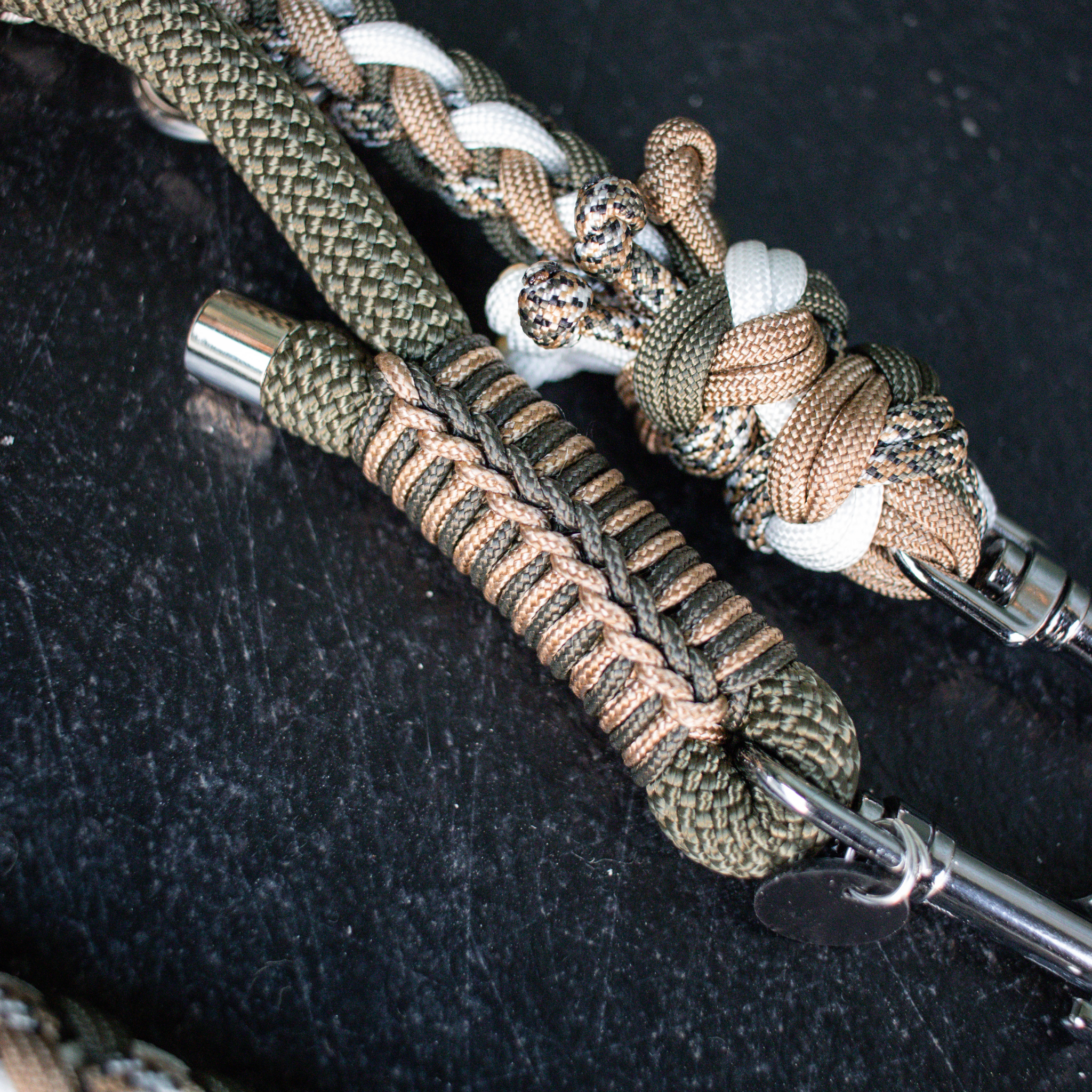 Paracord/Tau Leine in Olive und Goldbraun