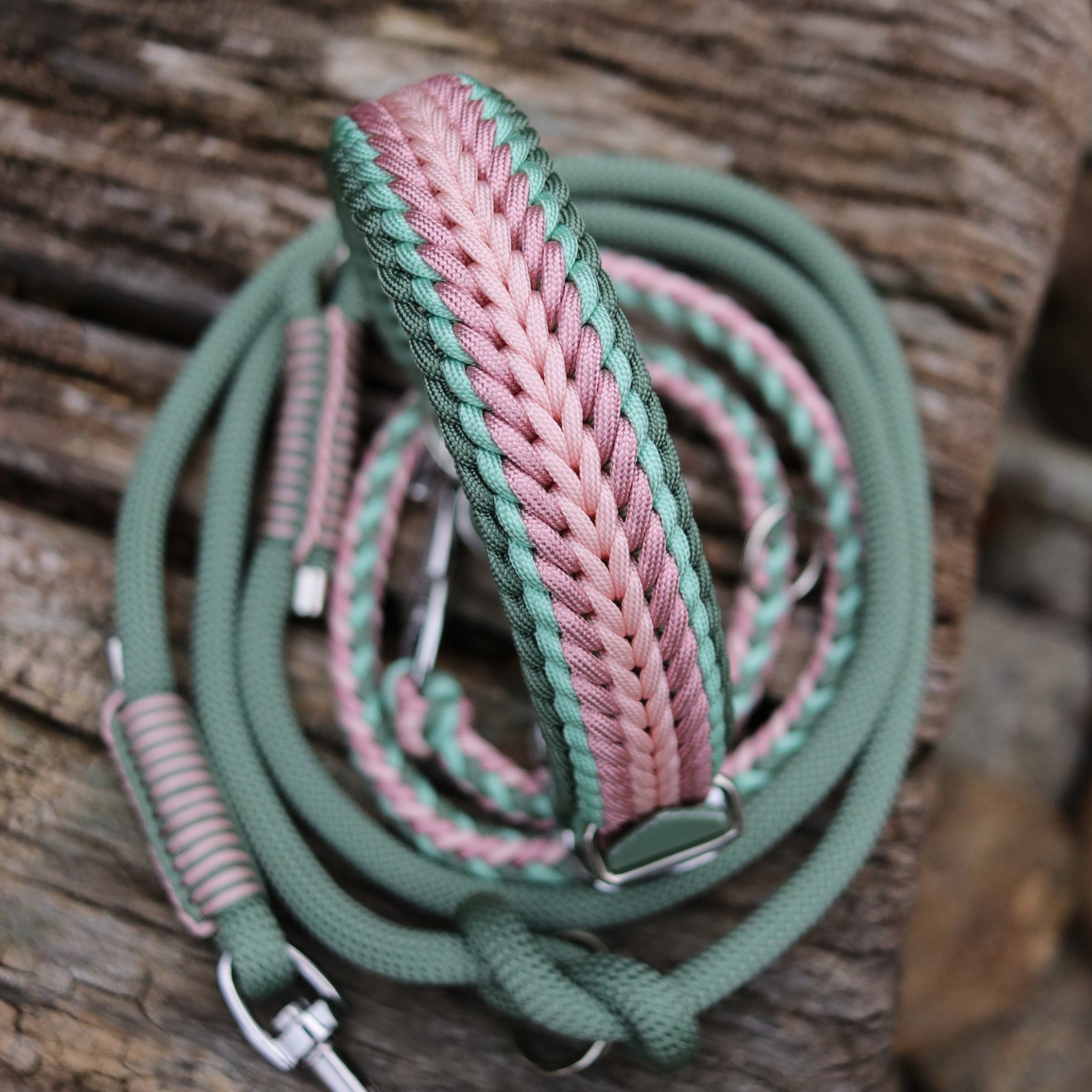 Paracordhalsband "Shining" in Foggy und Rosa
