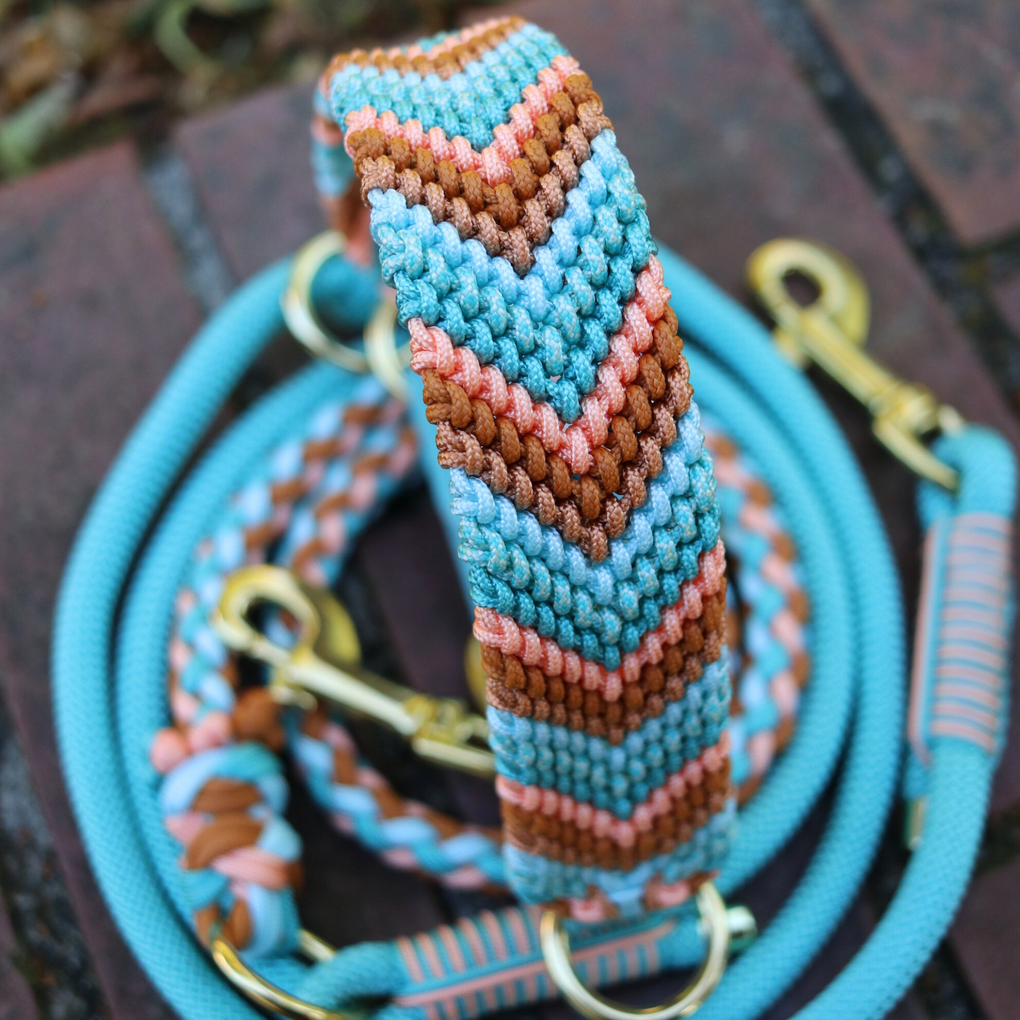 Paracordhalsband "Freundschaft" in Türkis und Mustard