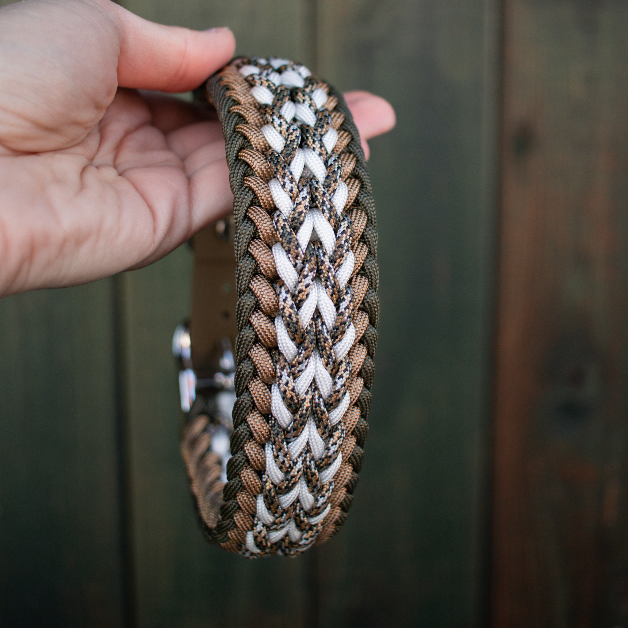 Paracordhalsband "Juno" in Olive und Goldbraun