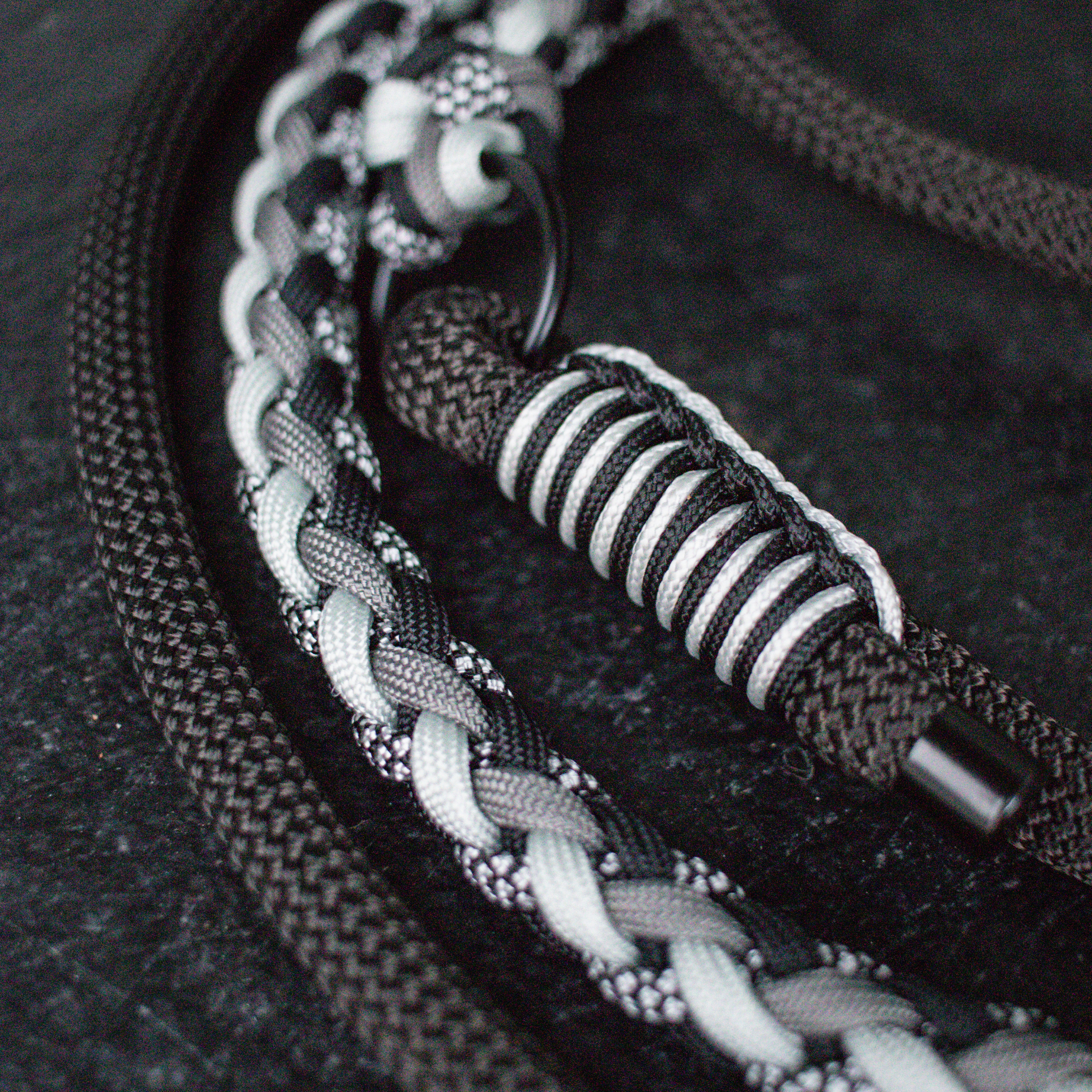 Paracord/Tau Leine in Grau und Schwarz
