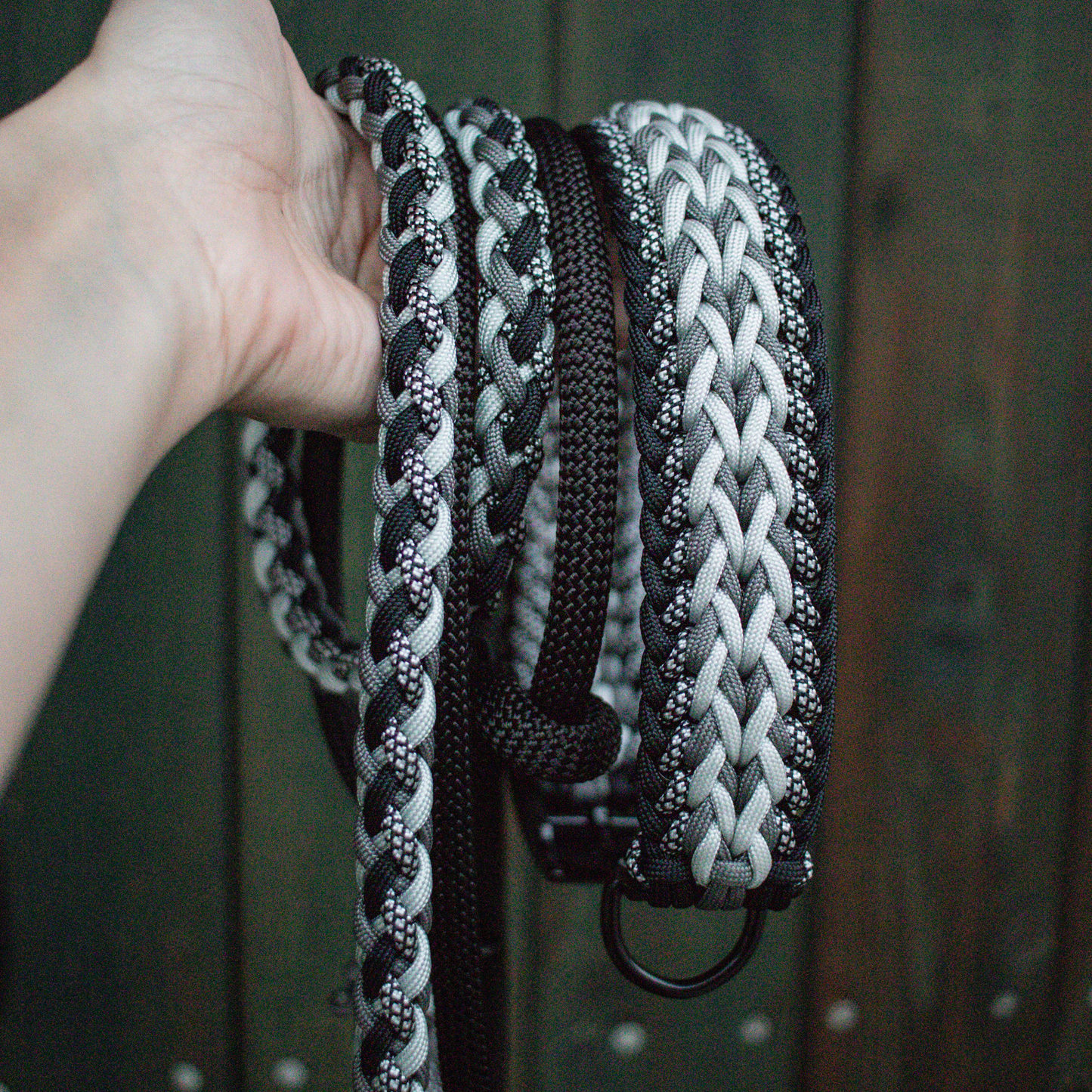 Paracordhalsband "Juno" in Schwarz und Grau
