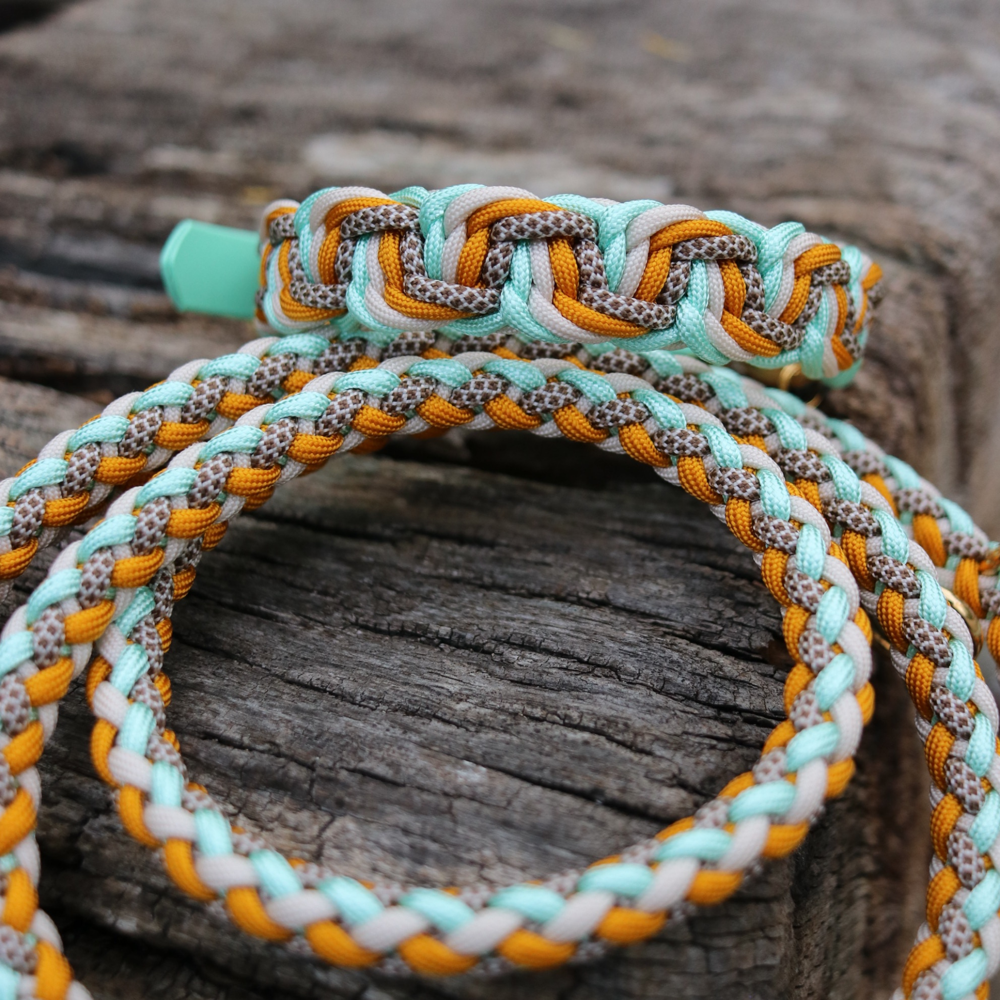 Paracordhalsband "Tiny" in Frosted Mint und Goldenrod