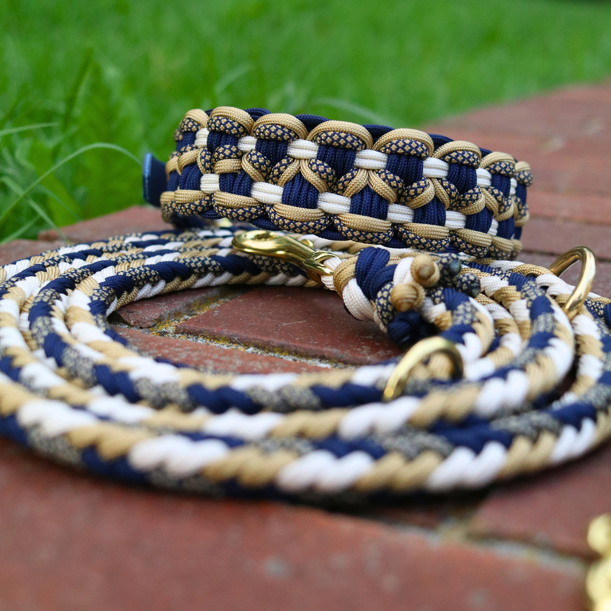 Paracordkombi in Dunkelblau und Gold
